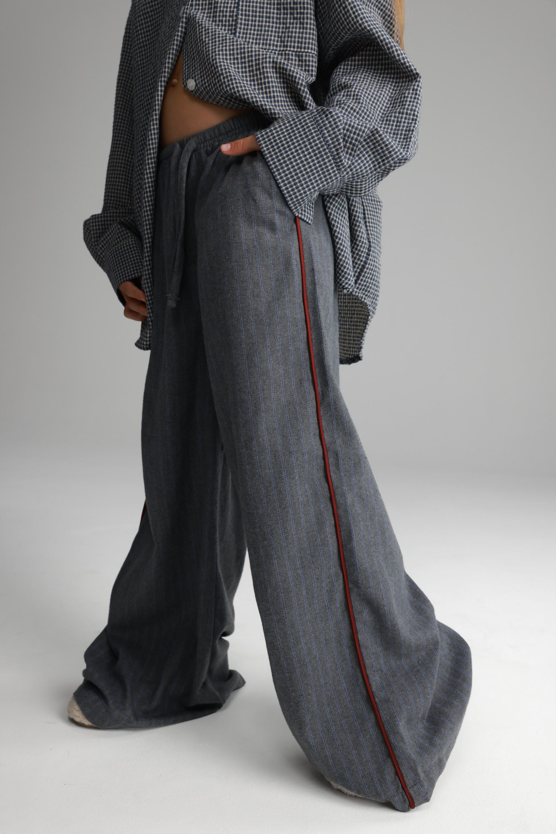 מכנסי אשלי אפורים