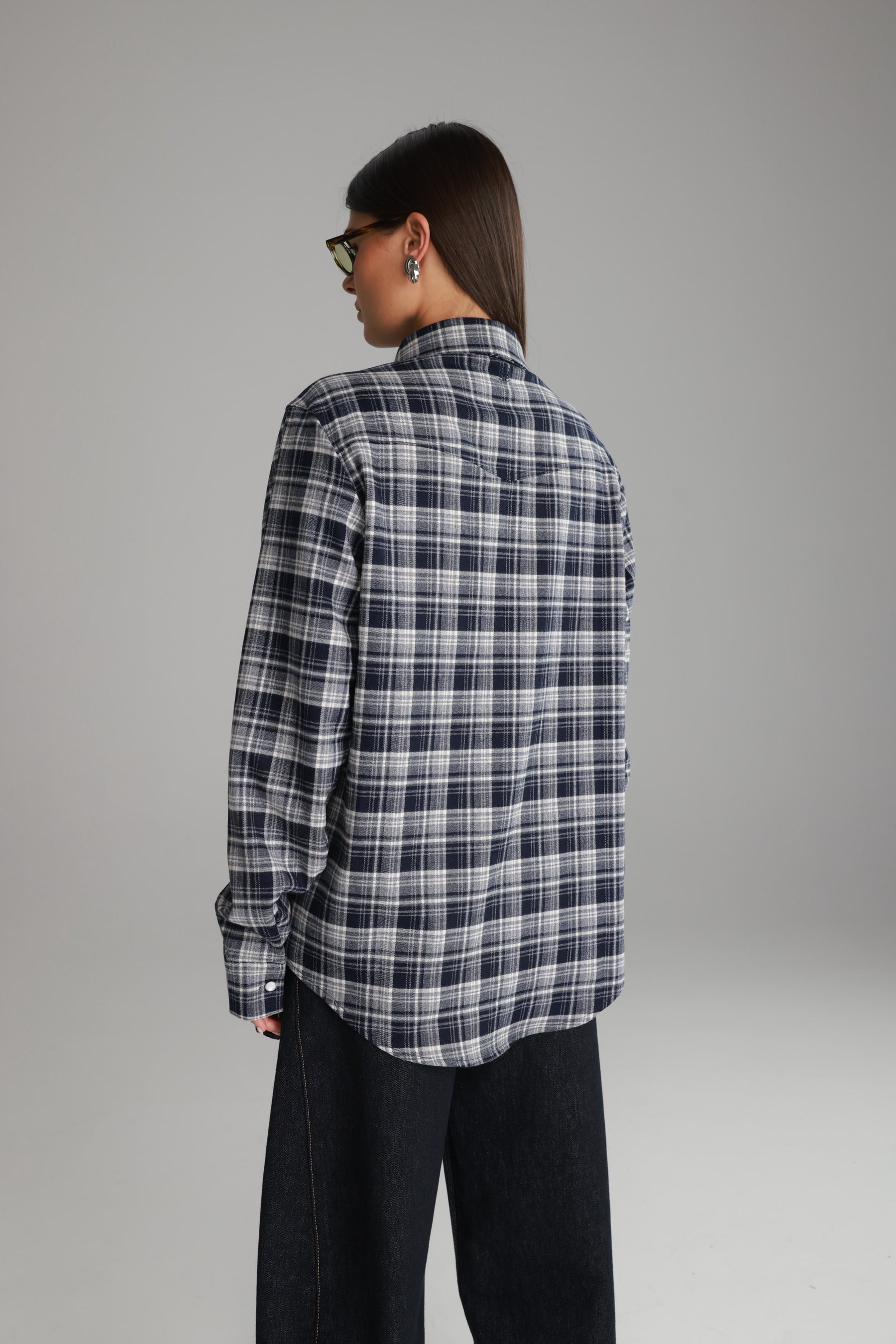 חולצת ריינה מכופתרת נייבי