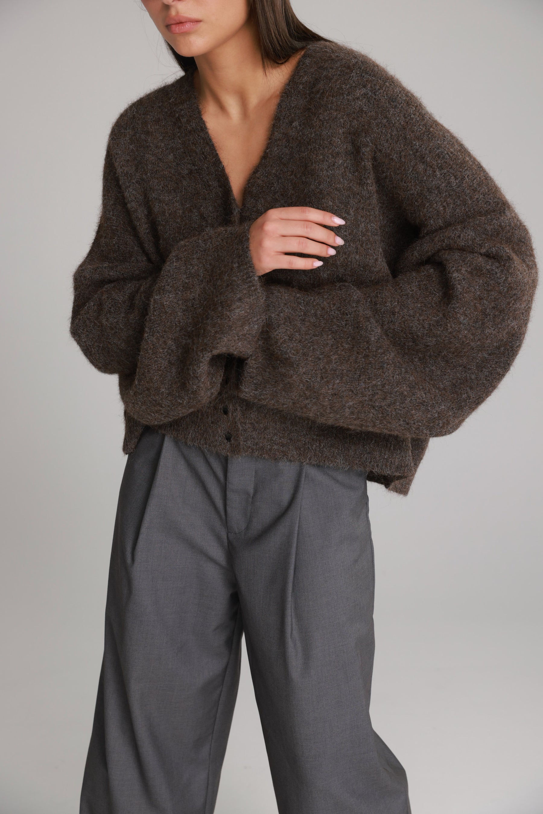 סוודר שרלוט חום כהה