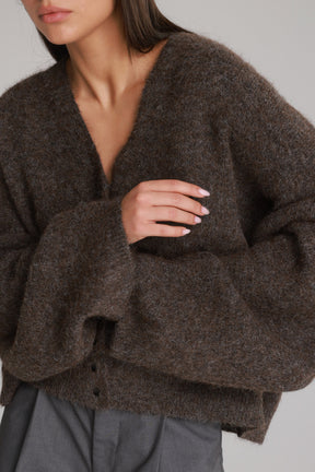 סוודר שרלוט חום כהה