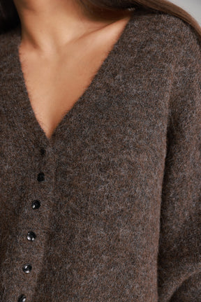 סוודר שרלוט חום כהה