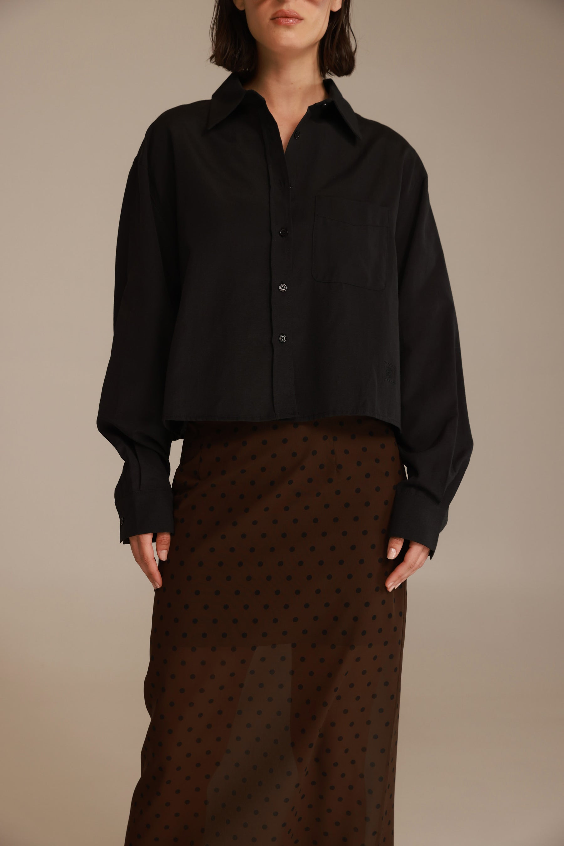 חולצת סילבר מכופתרת שחורה