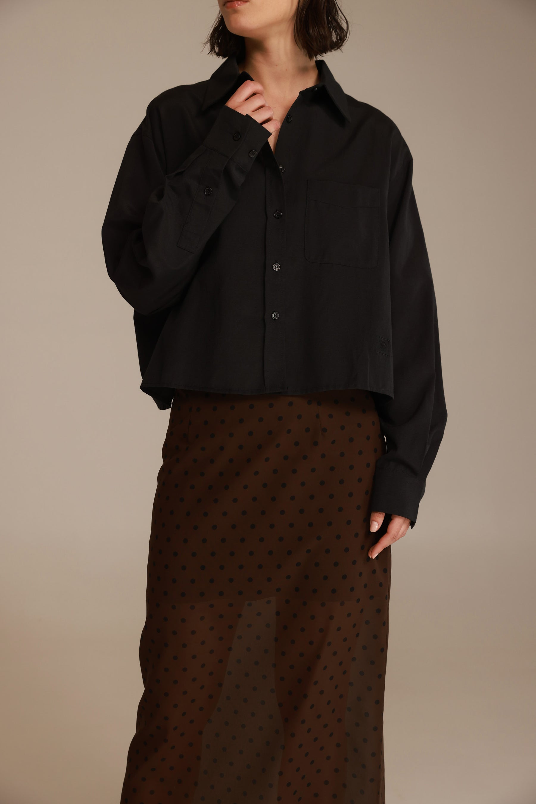 חולצת סילבר מכופתרת שחורה