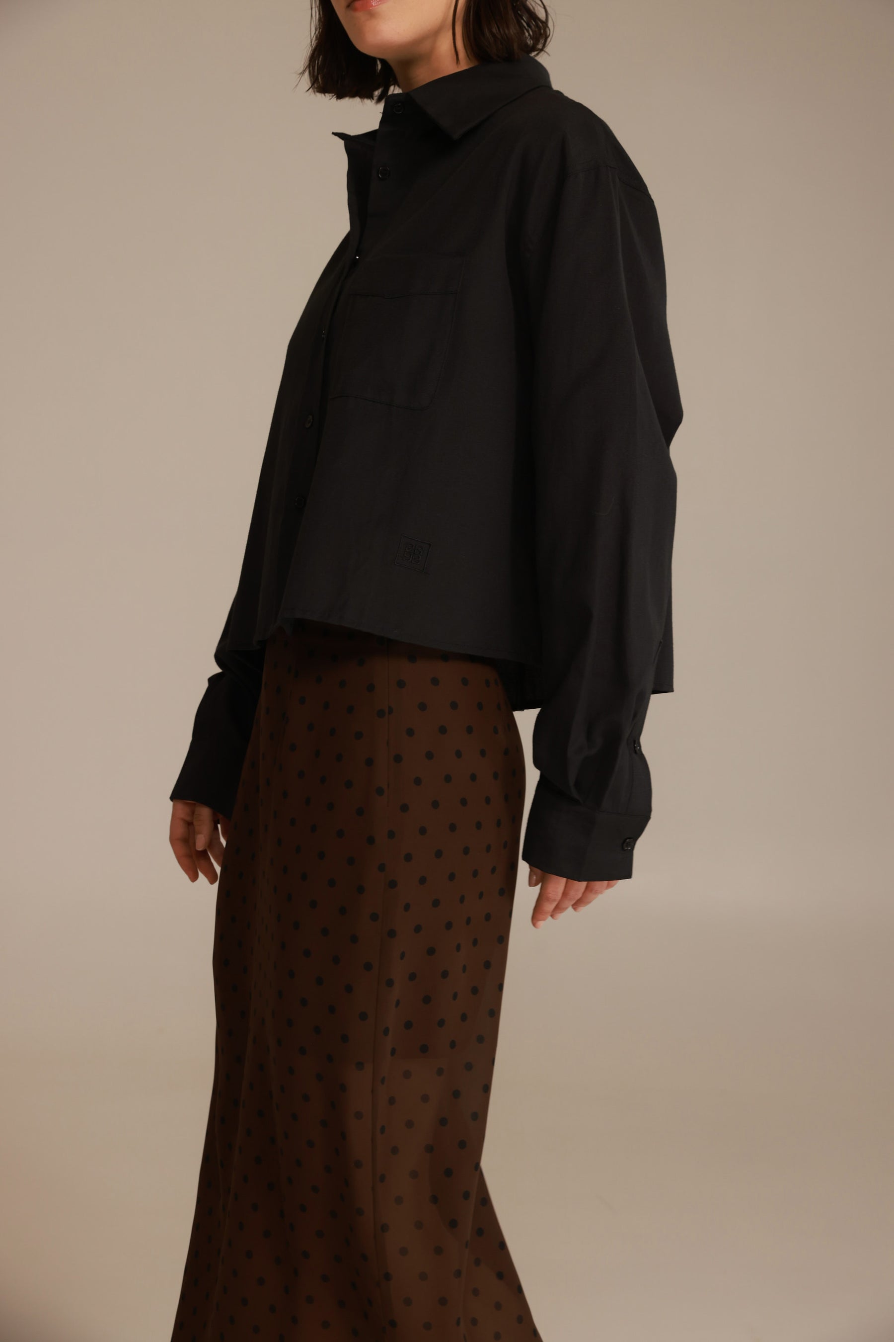 חולצת סילבר מכופתרת שחורה