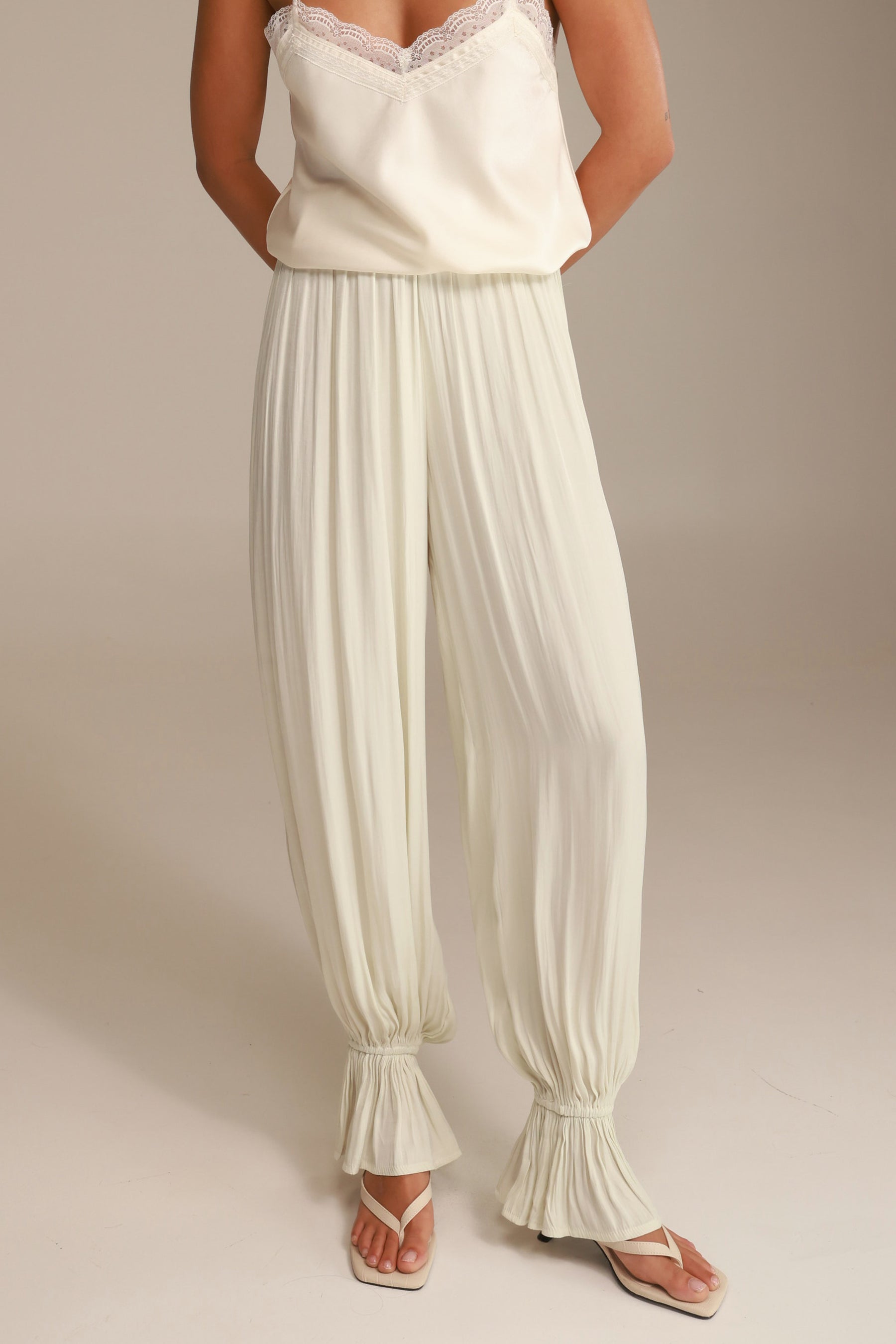 מכנסי אדיה שמנת