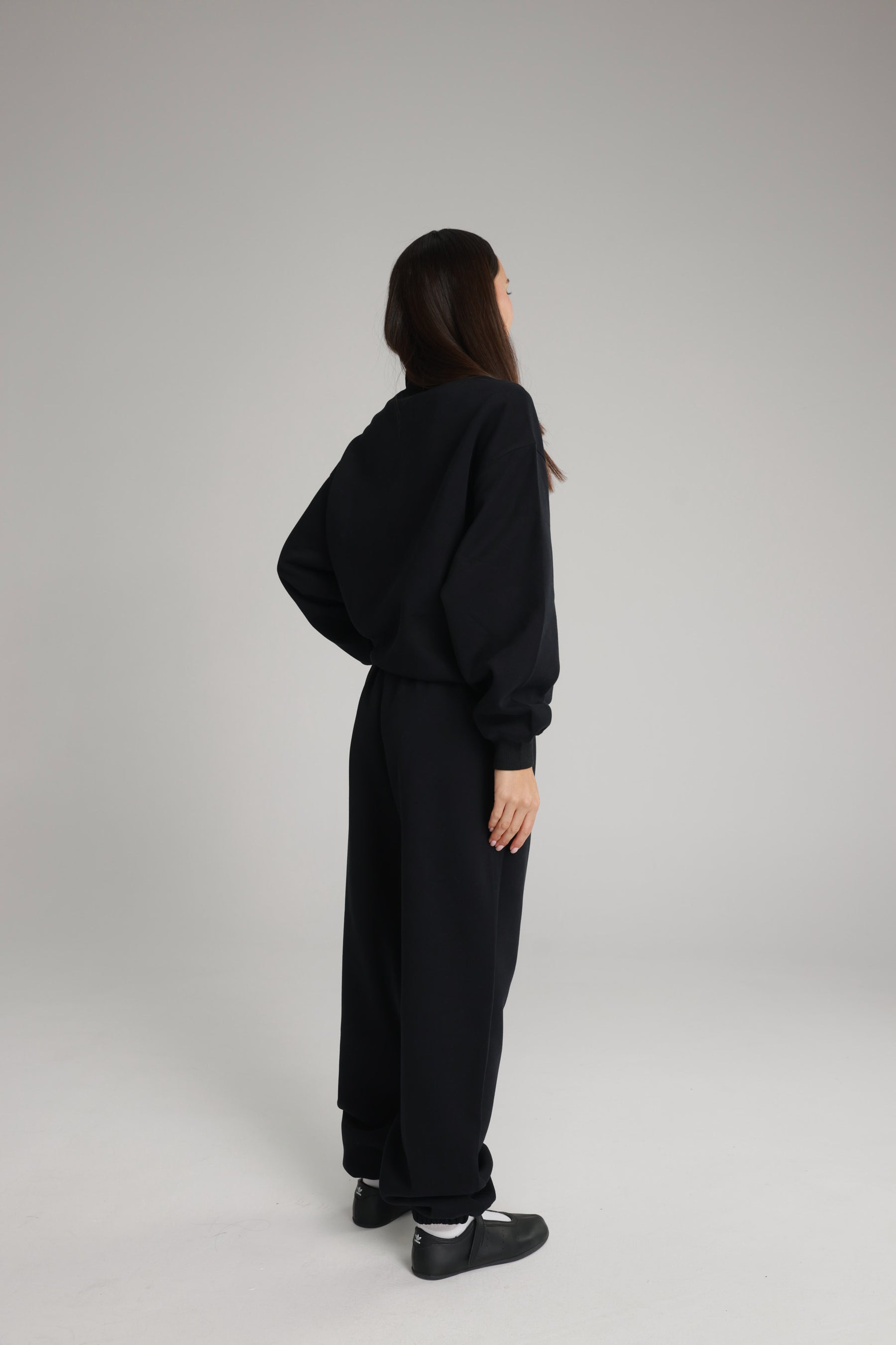 חליפת סאן שחורה