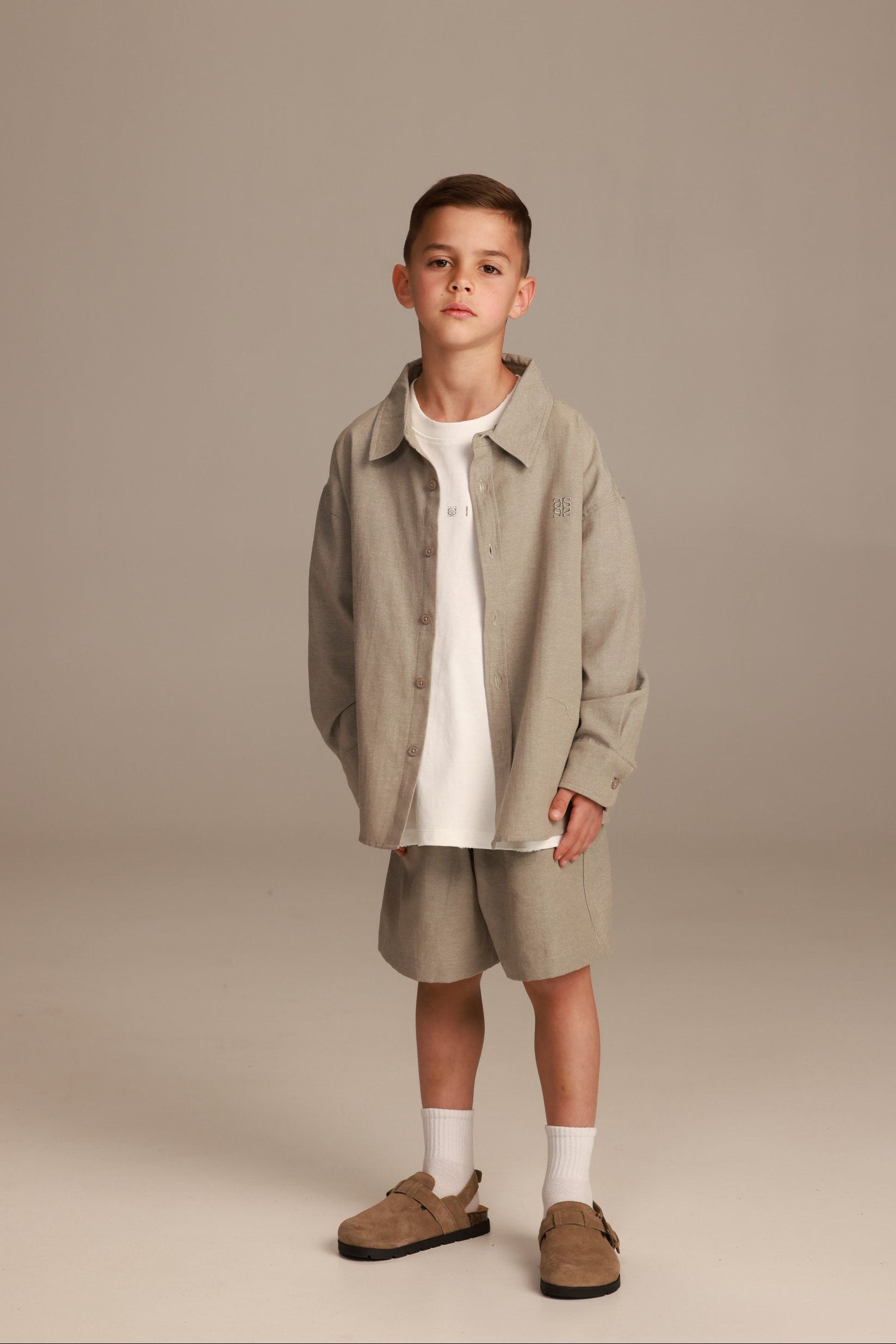 חליפת אמזונס חאקי