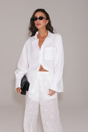 חולצת קלואי מכופתרת לבנה