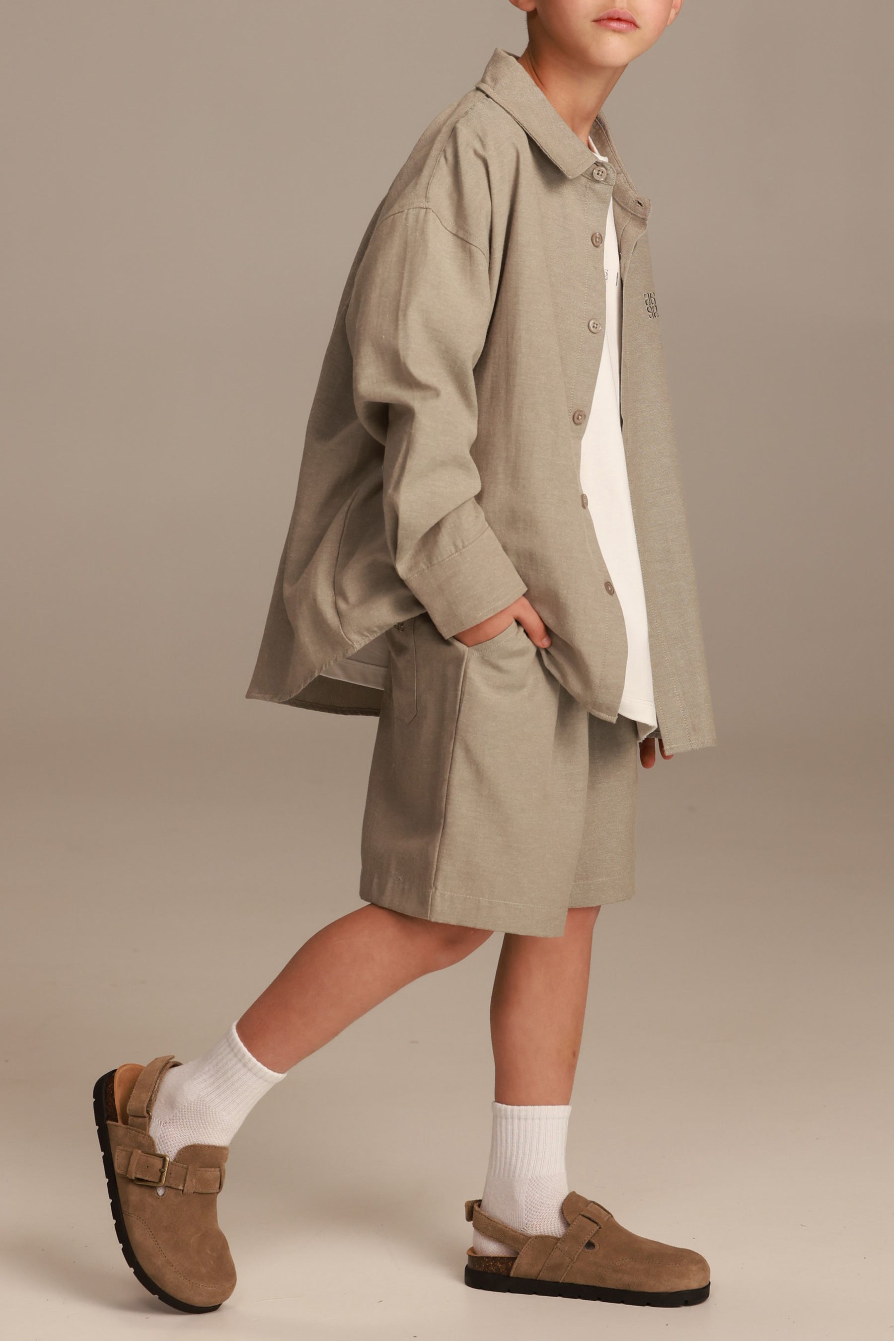 חליפת אמזונס חאקי