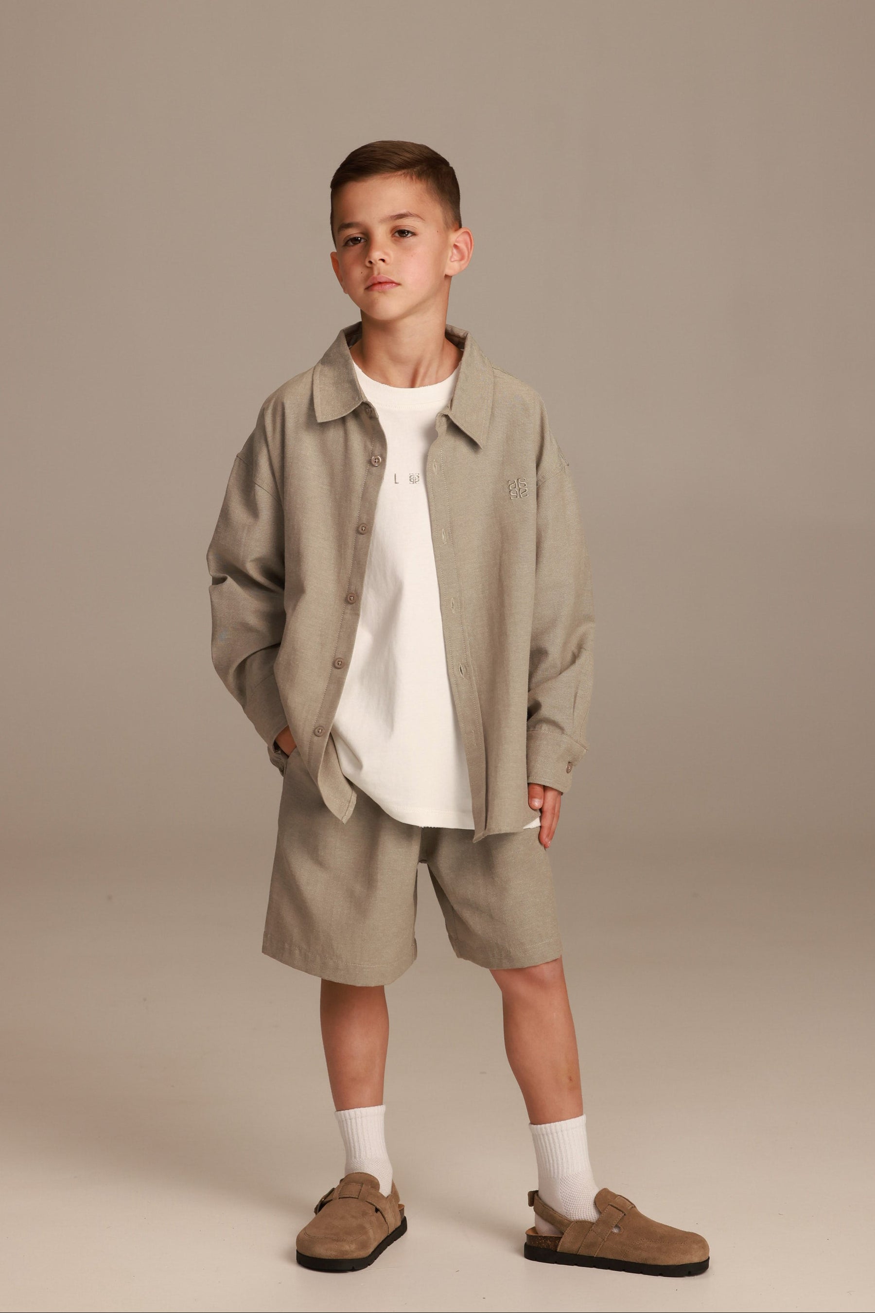 חליפת אמזונס חאקי