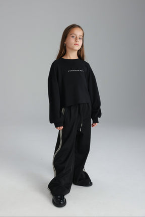 חולצת אינה שחורה