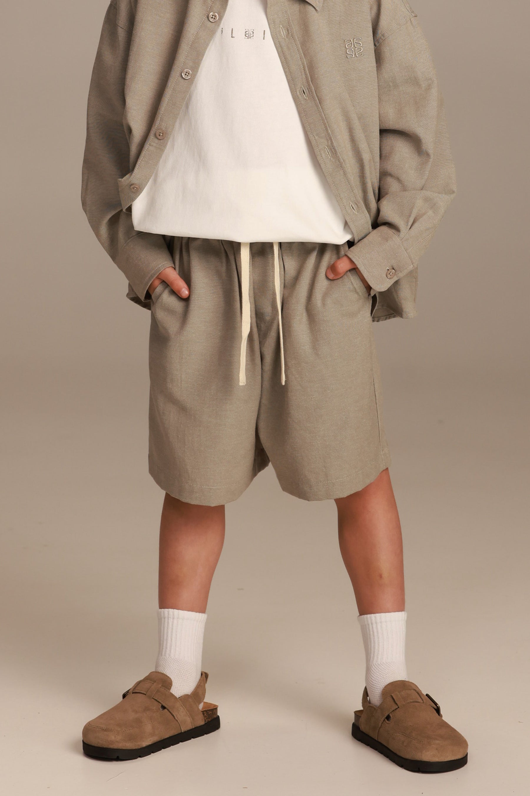 חליפת אמזונס חאקי