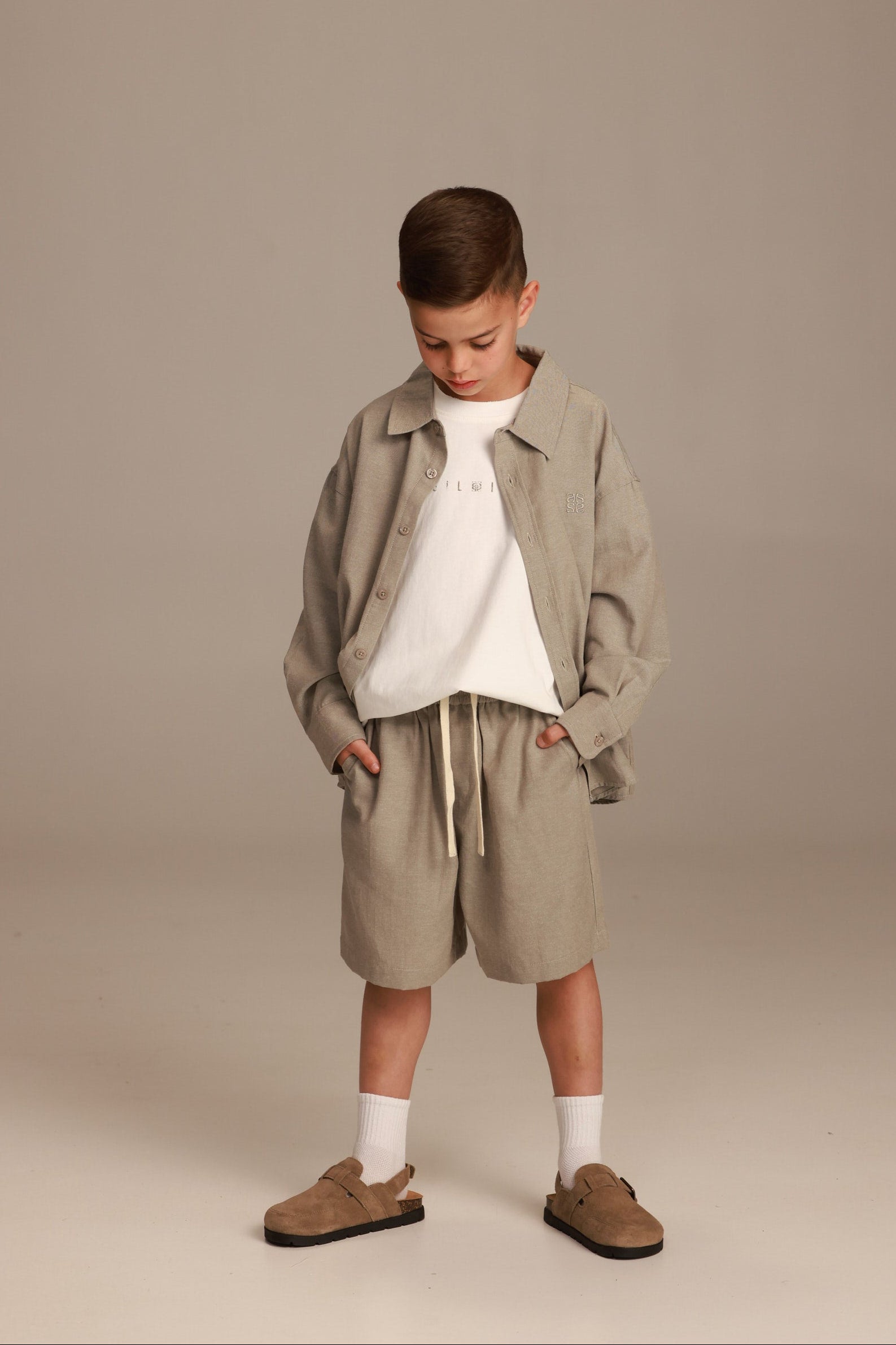 חליפת אמזונס חאקי