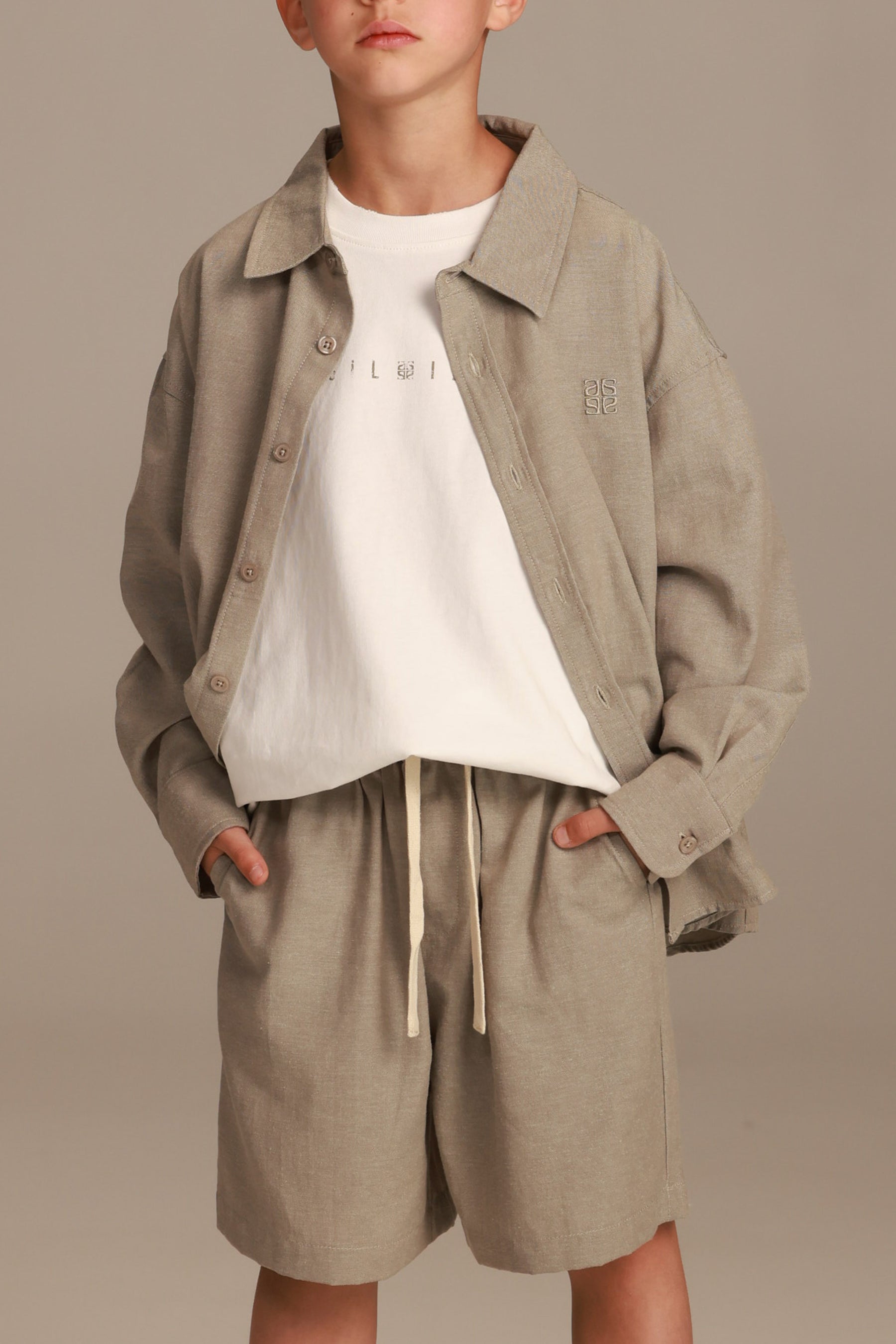 חליפת אמזונס חאקי