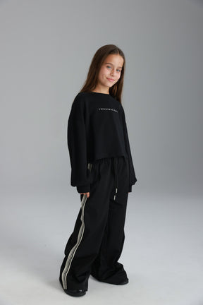 חולצת אינה שחורה