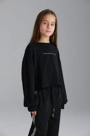 חולצת אינה שחורה