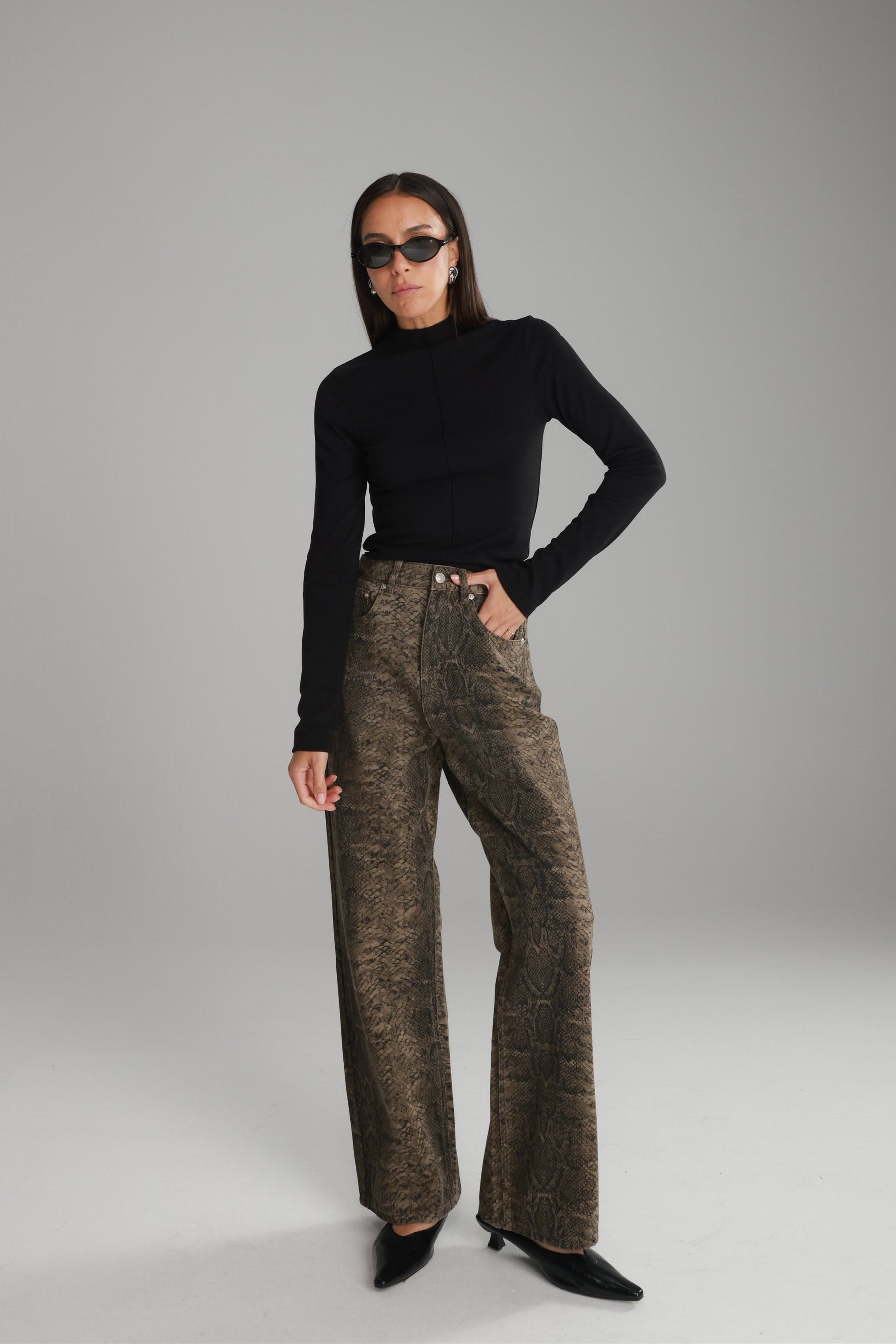 ג'ינס מארק מנוחש