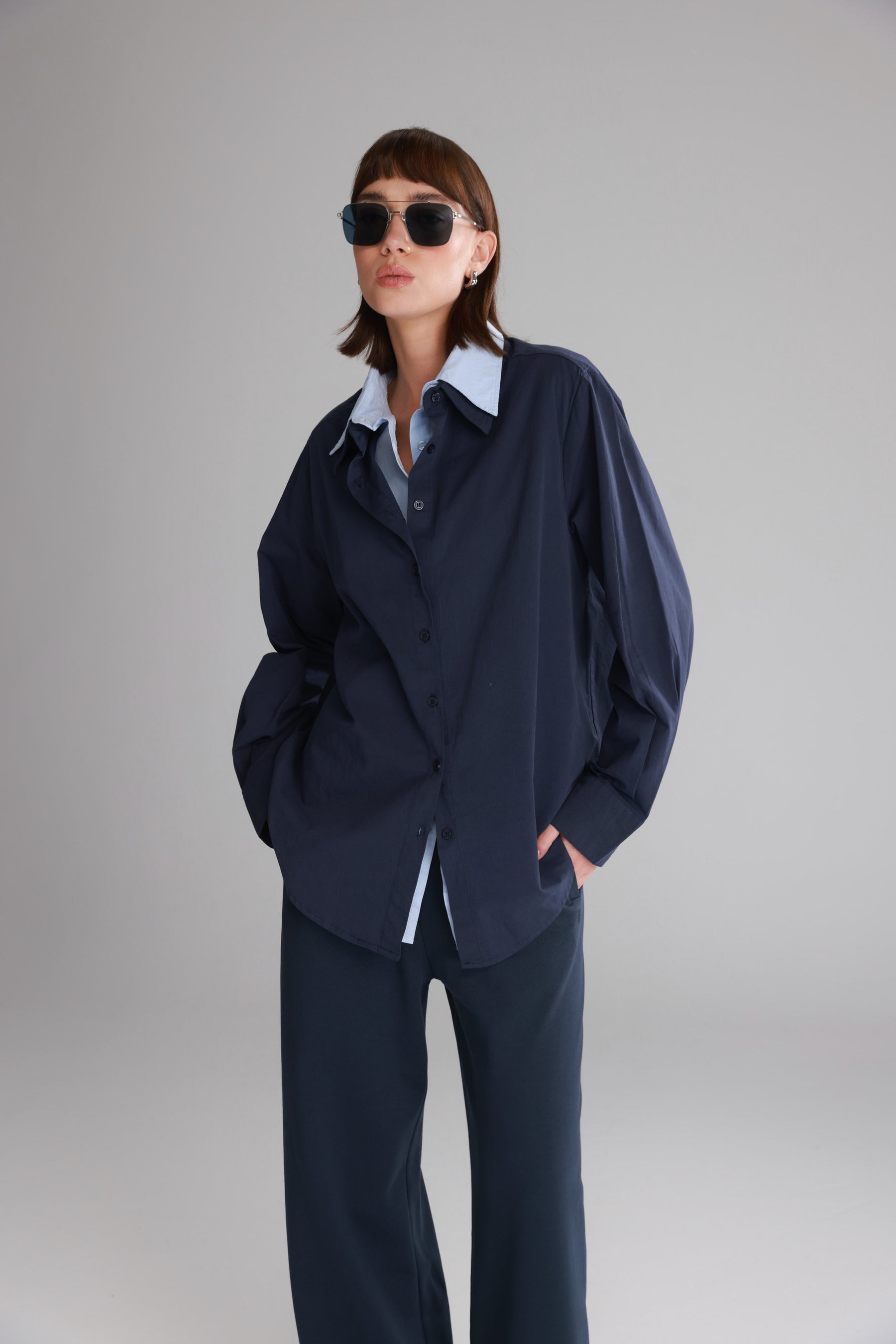 חולצת הנרי מכופתרת נייבי