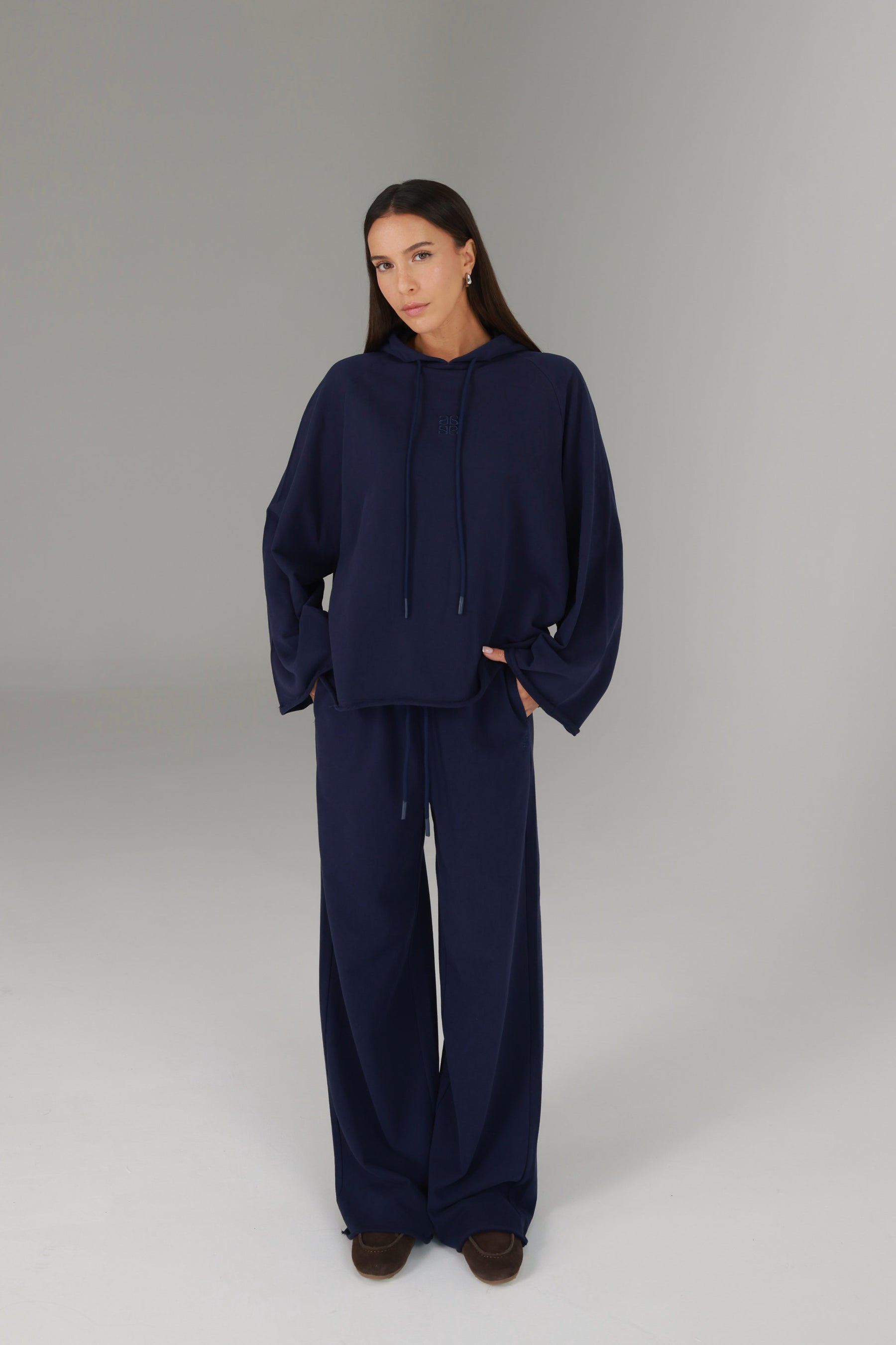 חליפת מירנדה נייבי