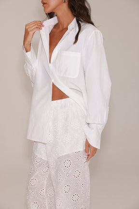 חולצת קלואי מכופתרת לבנה