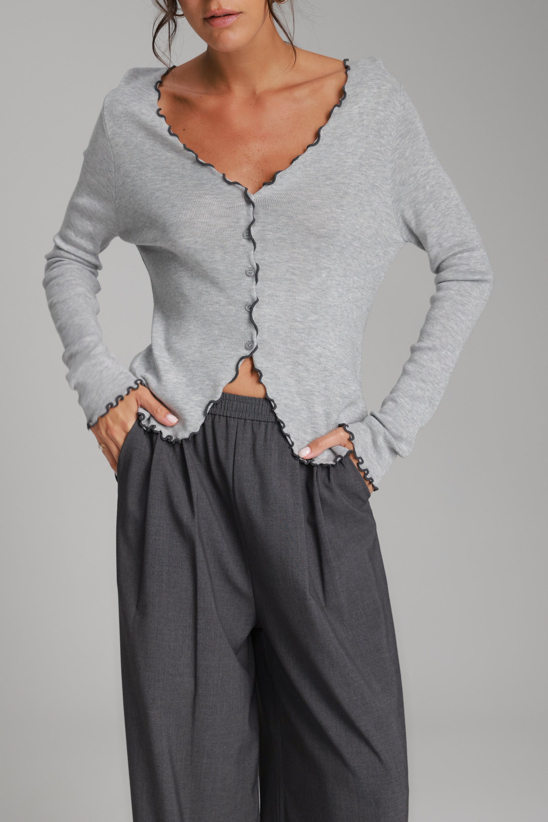 חולצת אריקה אפור בהיר