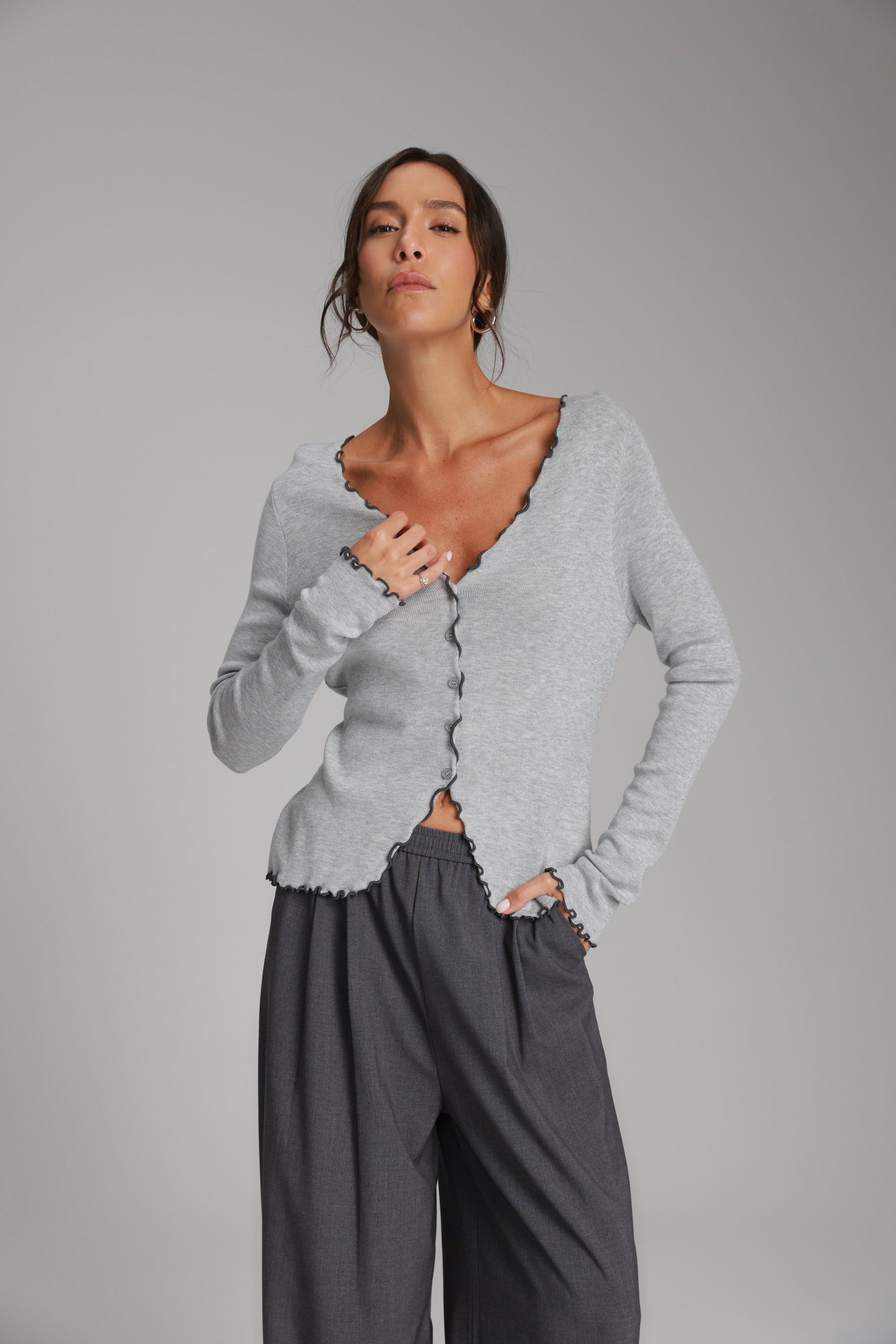 חולצת אריקה אפור בהיר