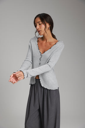 חולצת אריקה אפור בהיר