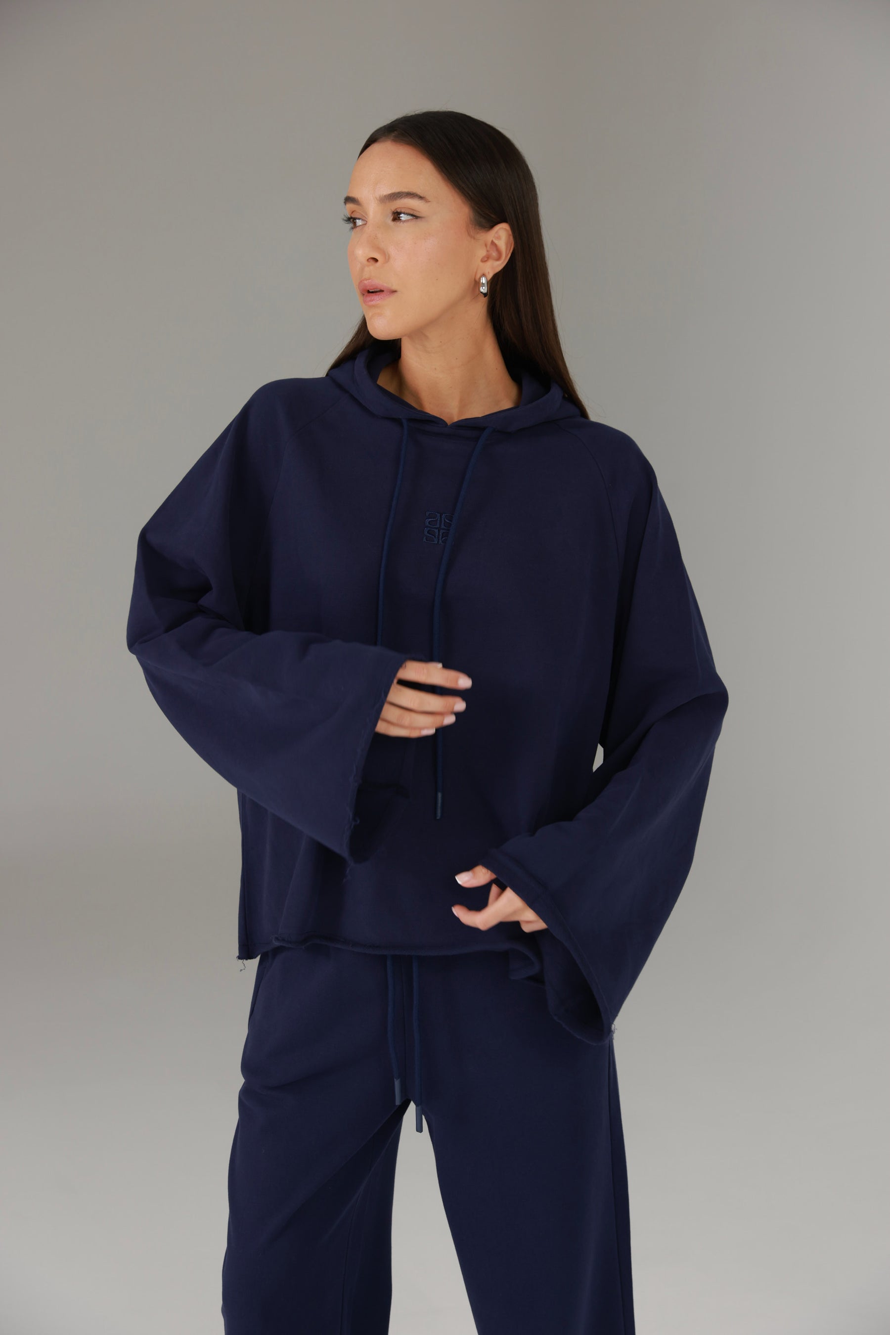 חליפת מירנדה נייבי