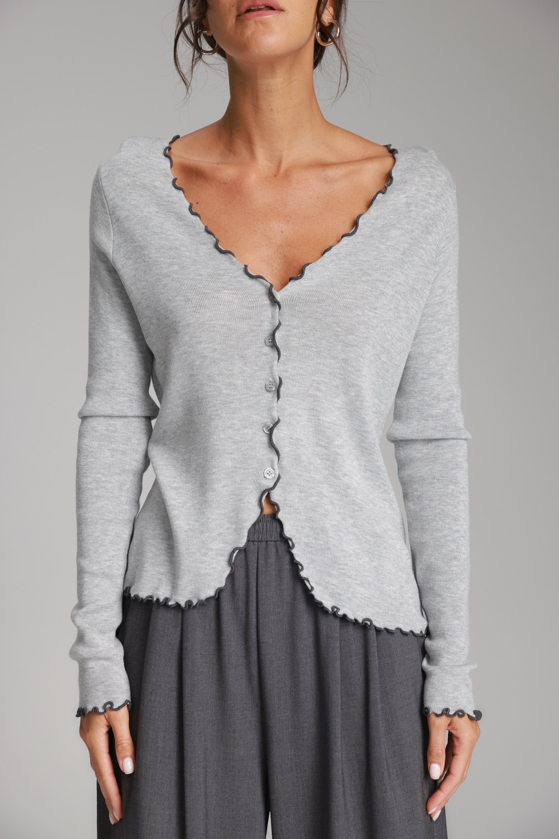 חולצת אריקה אפור בהיר