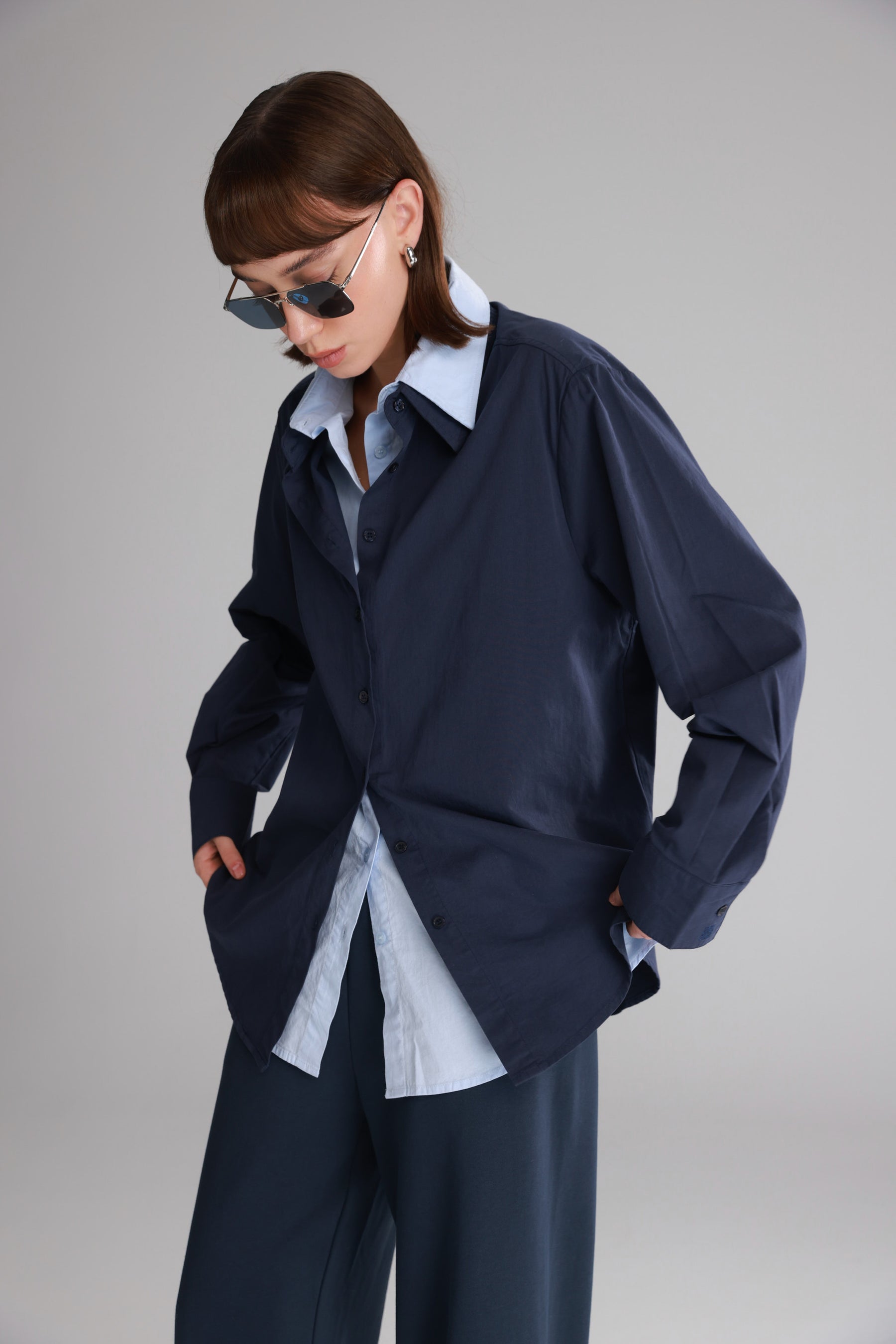 חולצת הנרי מכופתרת נייבי