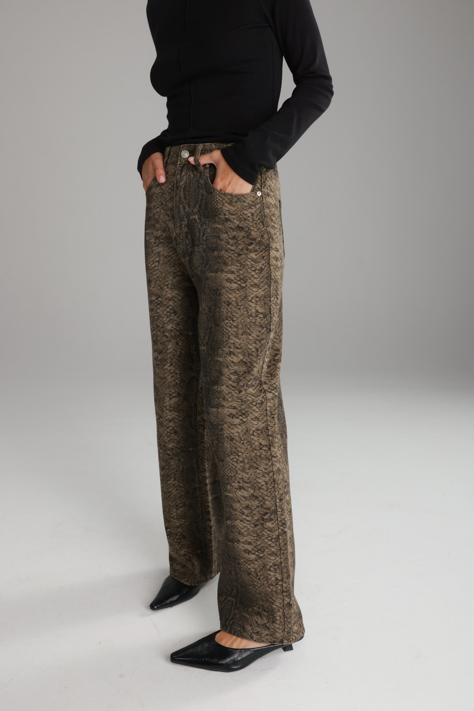 ג'ינס מארק מנוחש