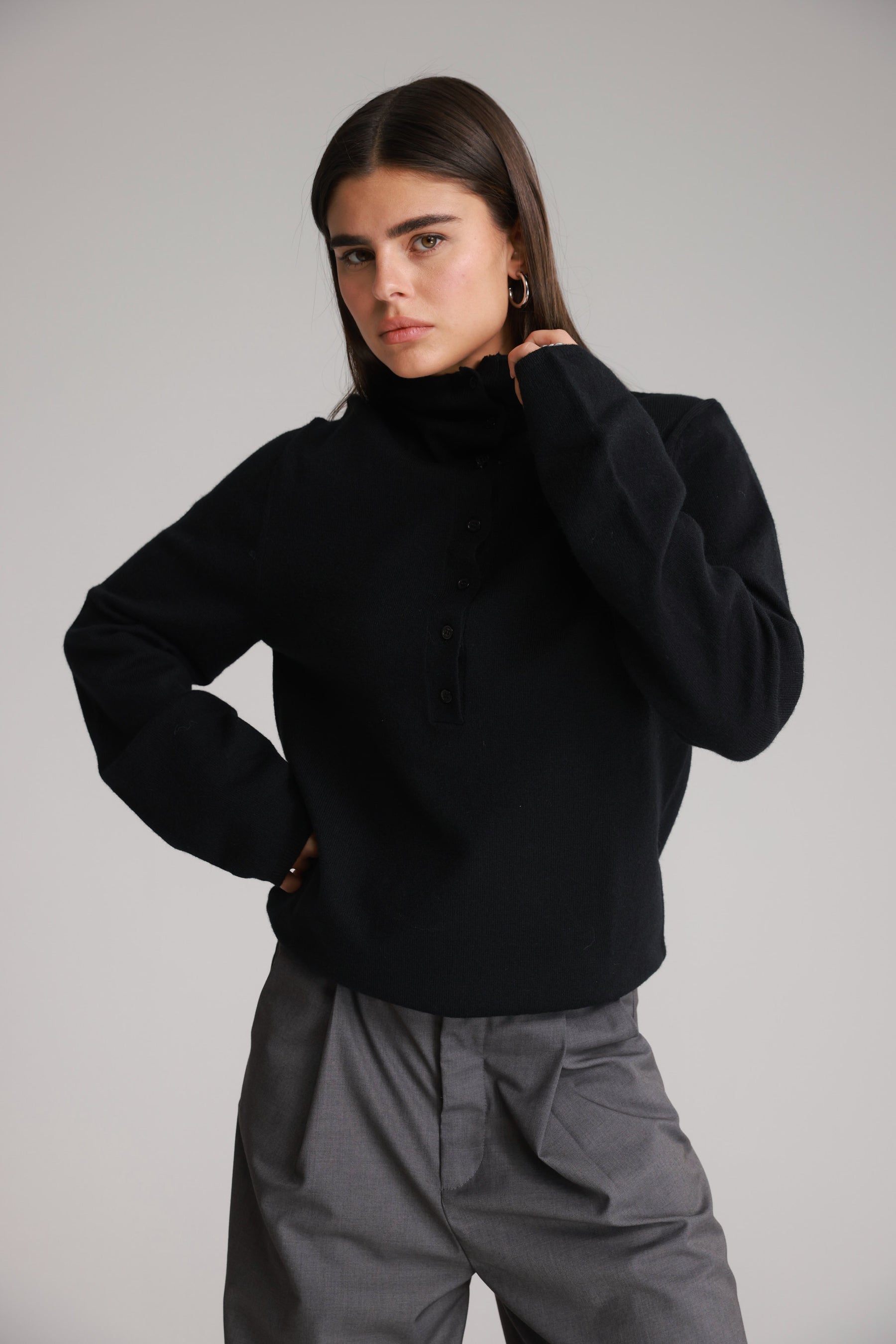 סוודר אירה שחור