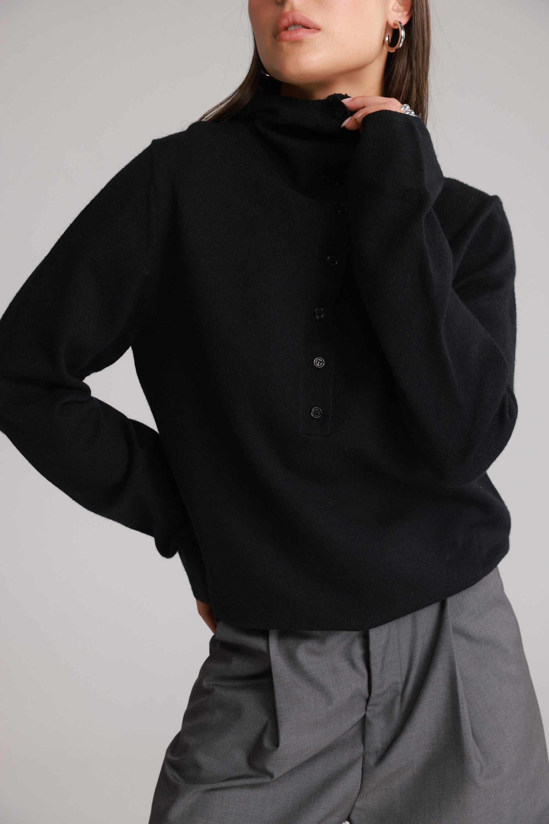 סוודר אירה שחור