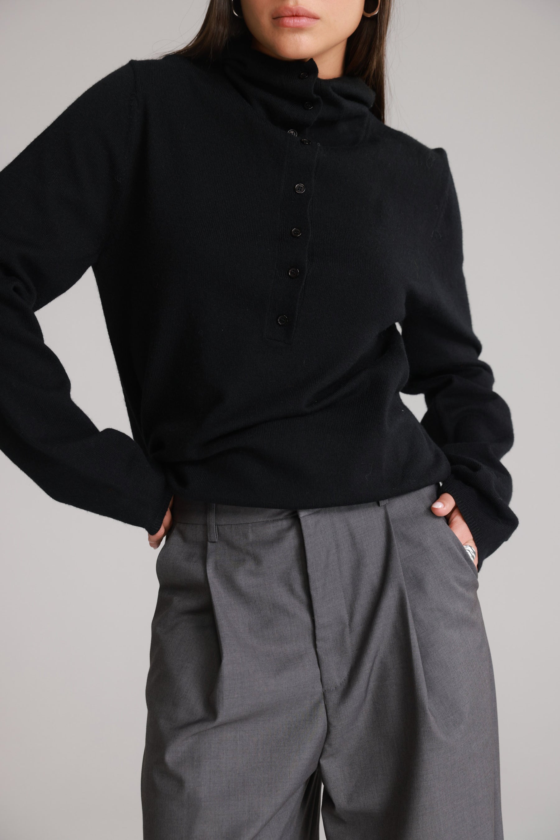 סוודר אירה שחור