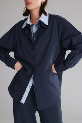 חולצת הנרי מכופתרת נייבי