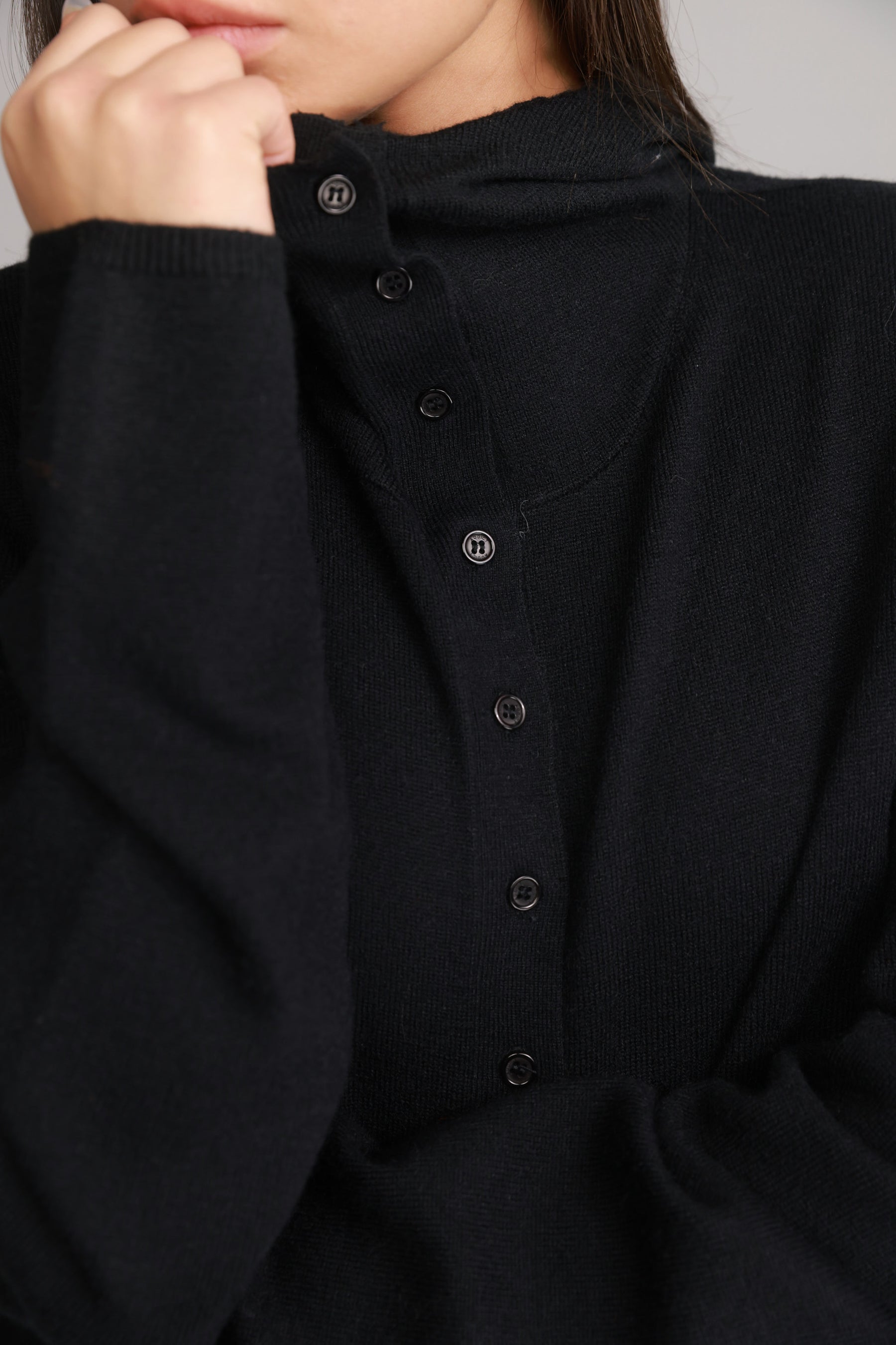 סוודר אירה שחור