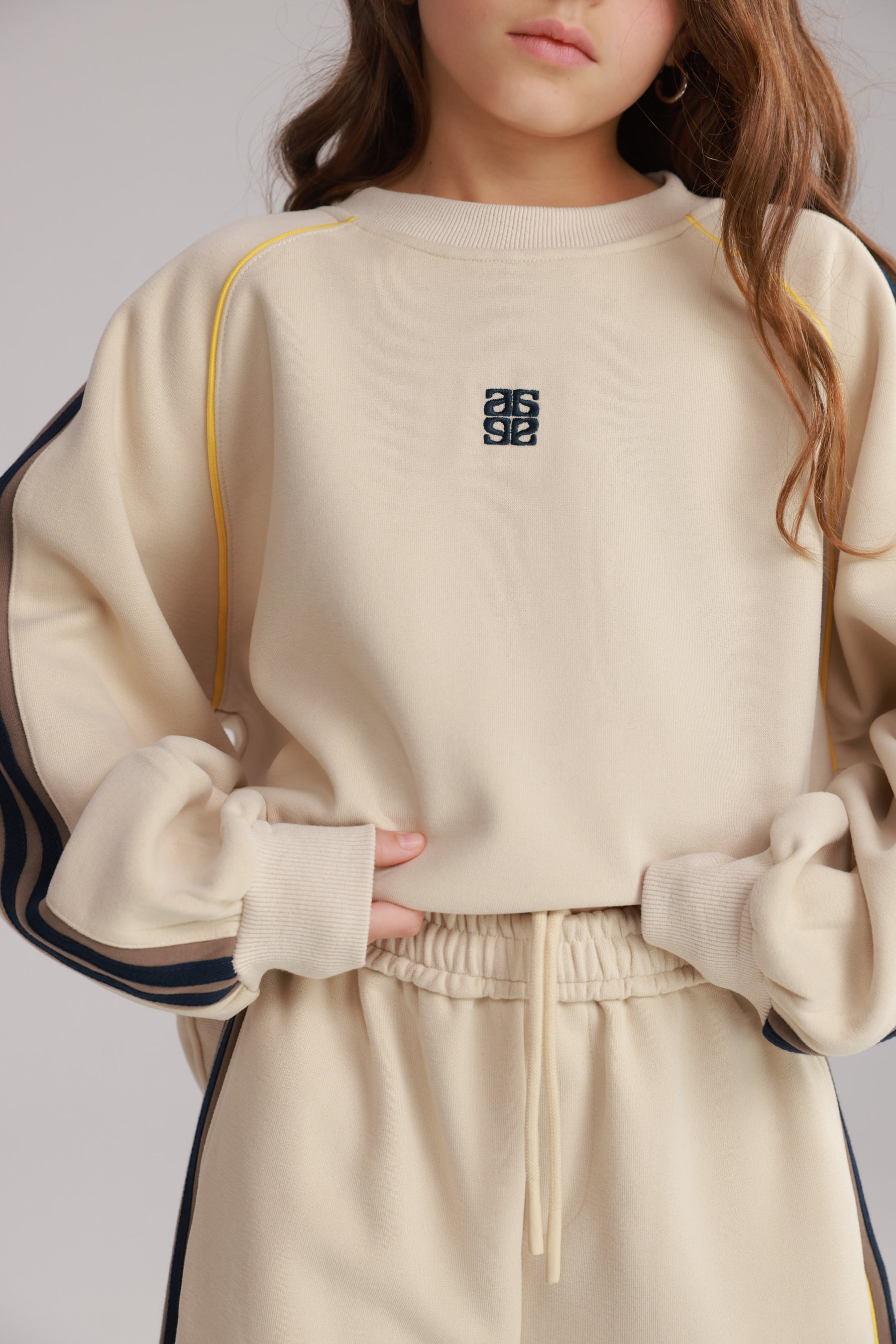 חליפת סרינה בז'