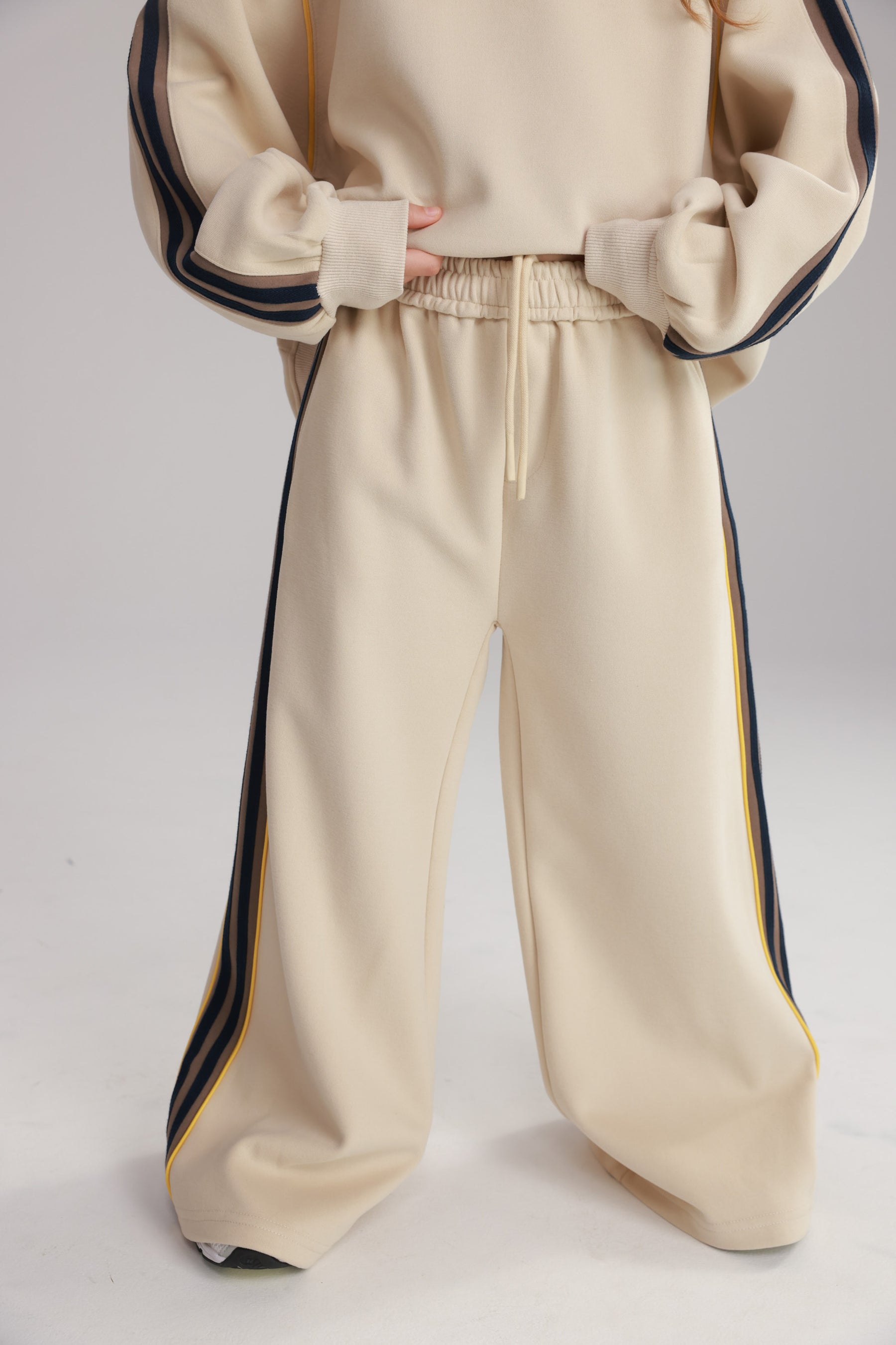 חליפת סרינה בז'