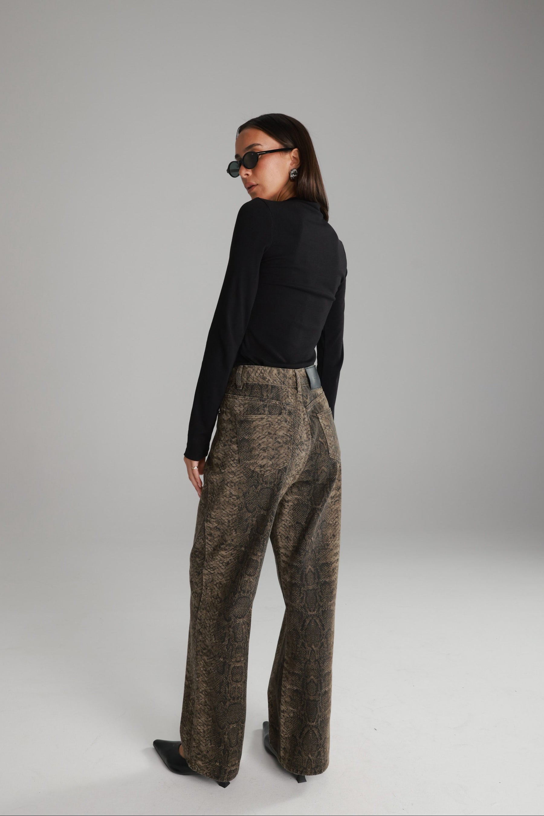 ג'ינס מארק מנוחש