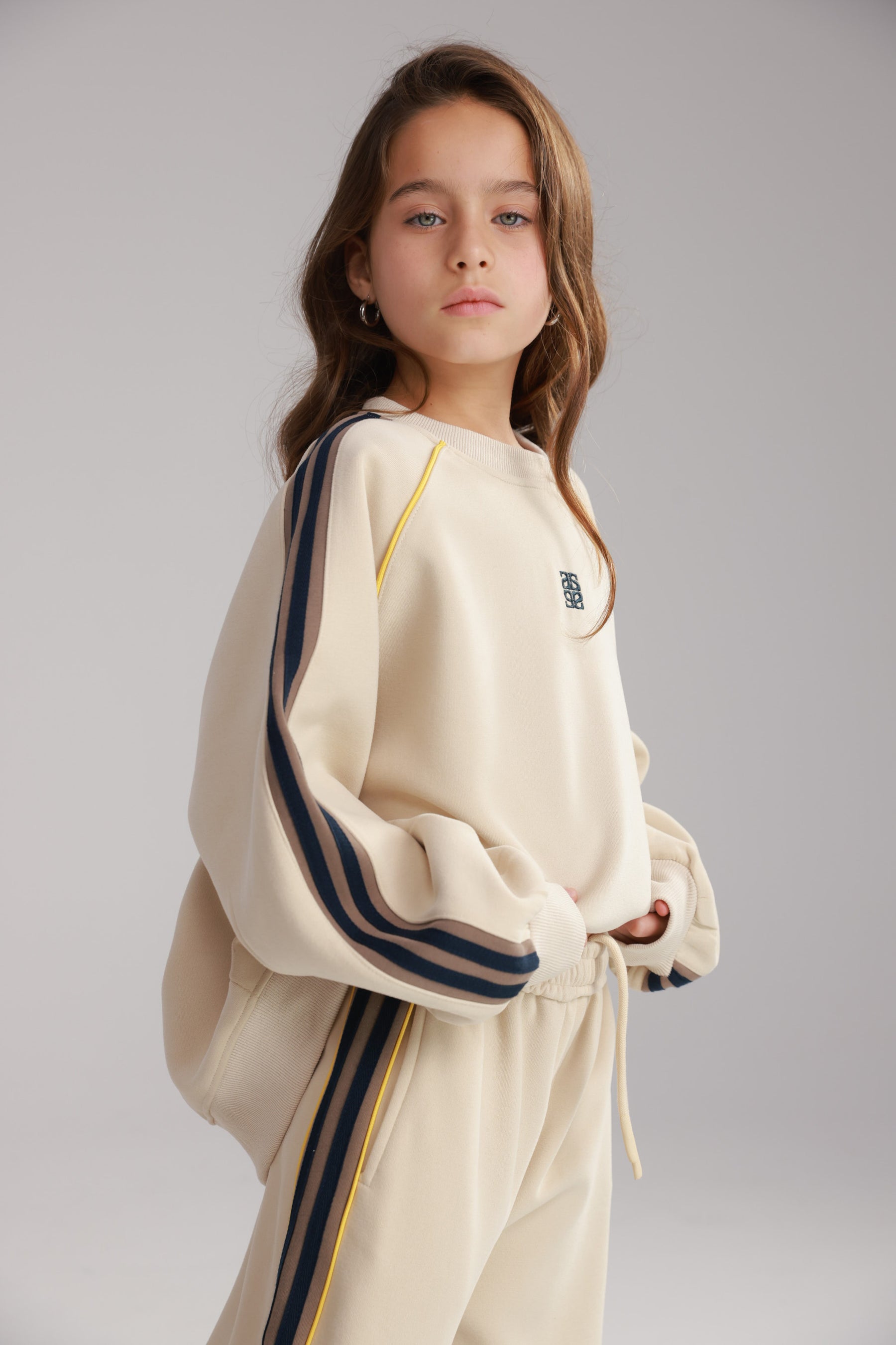 חליפת סרינה בז'