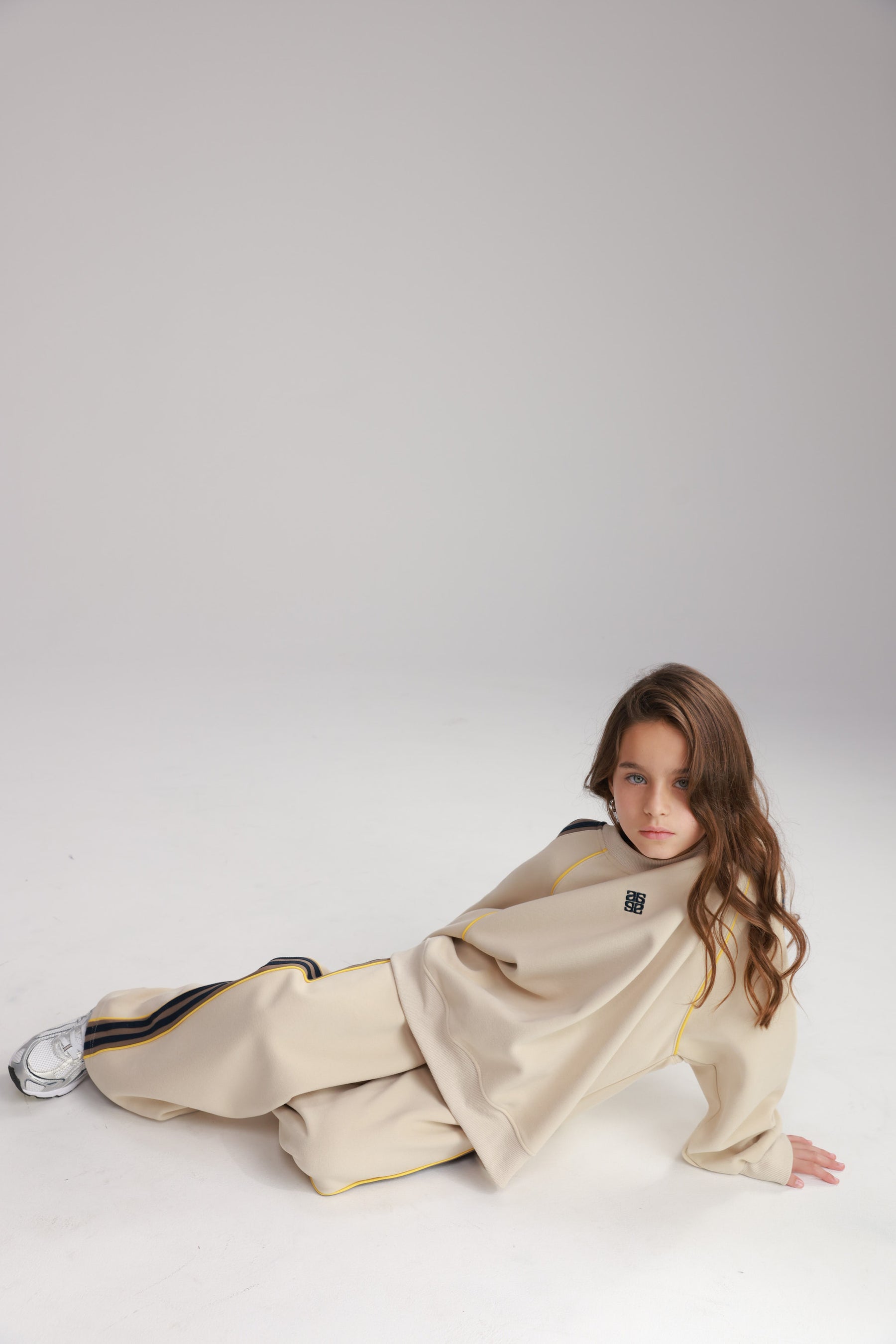 חליפת סרינה בז'