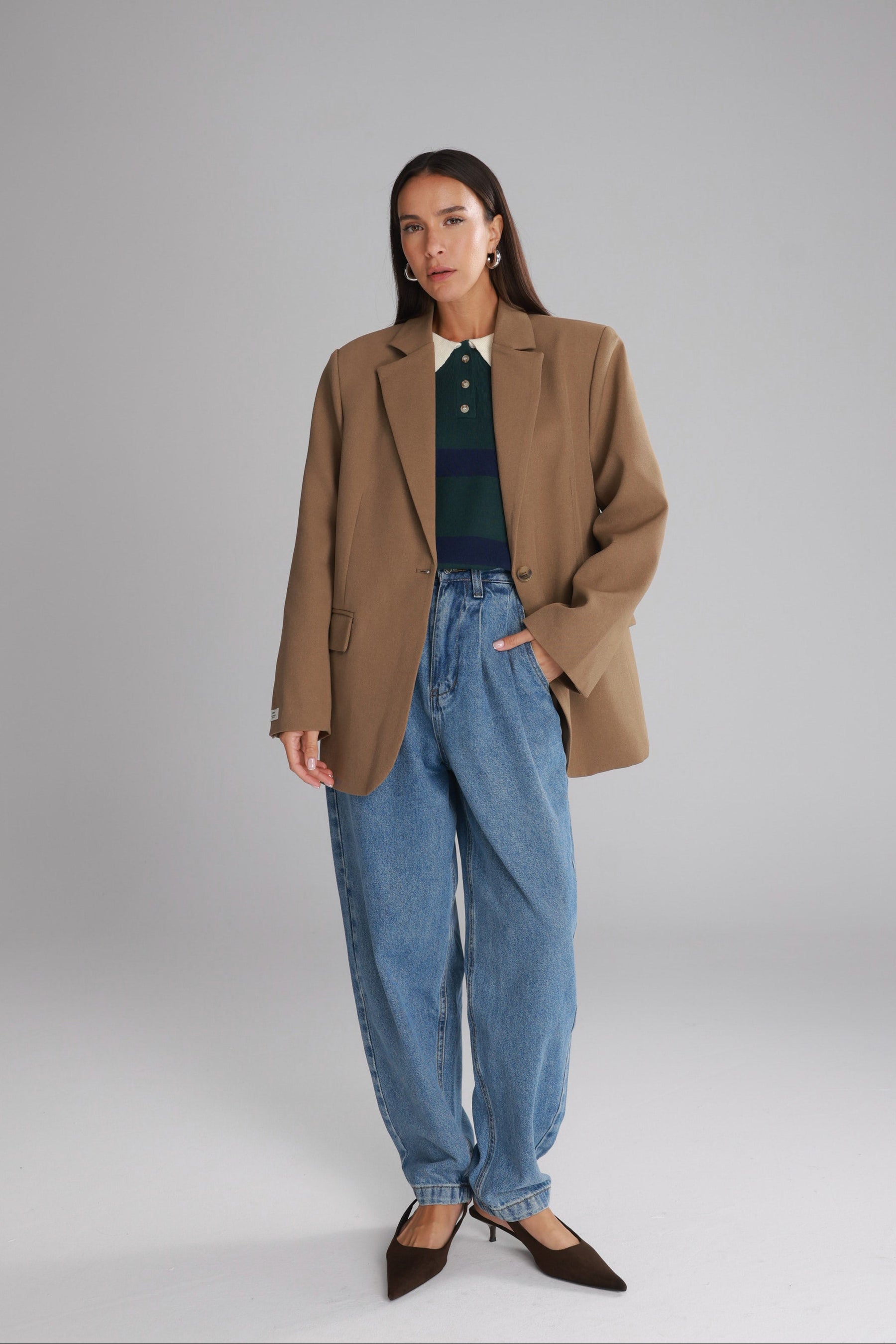 בלייזר סוזאן חאקי