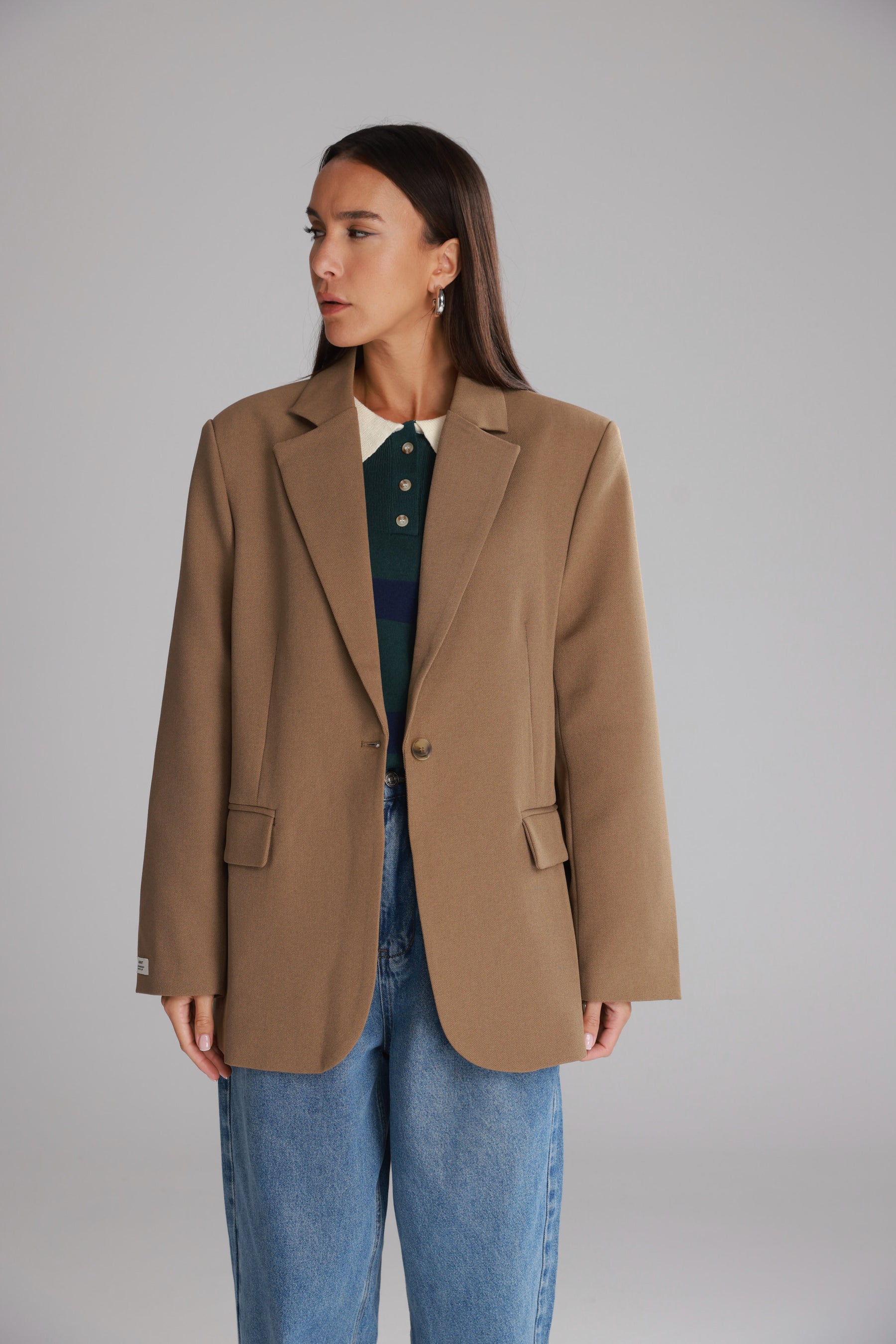 בלייזר סוזאן חאקי