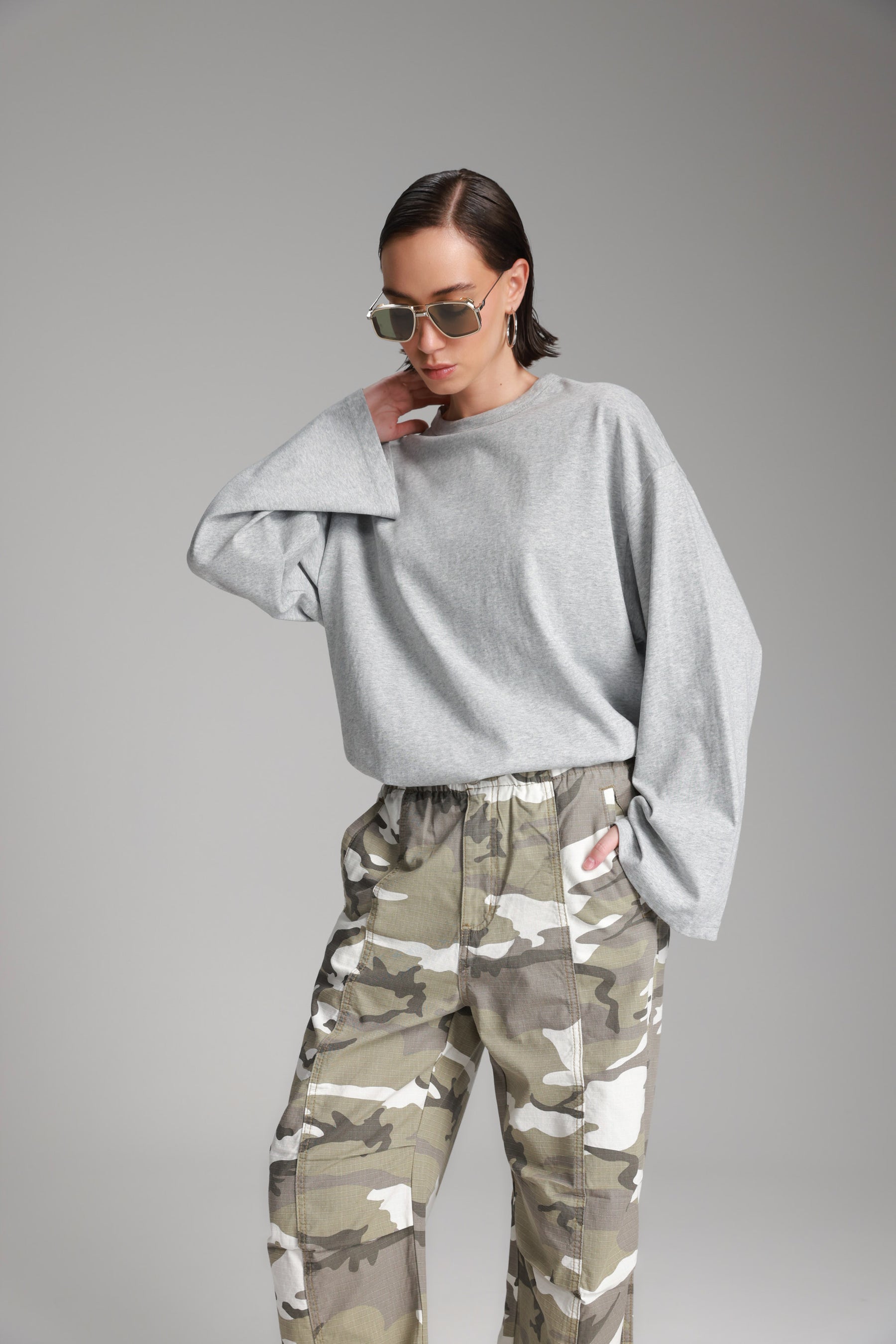 חולצת נדיה אפורה