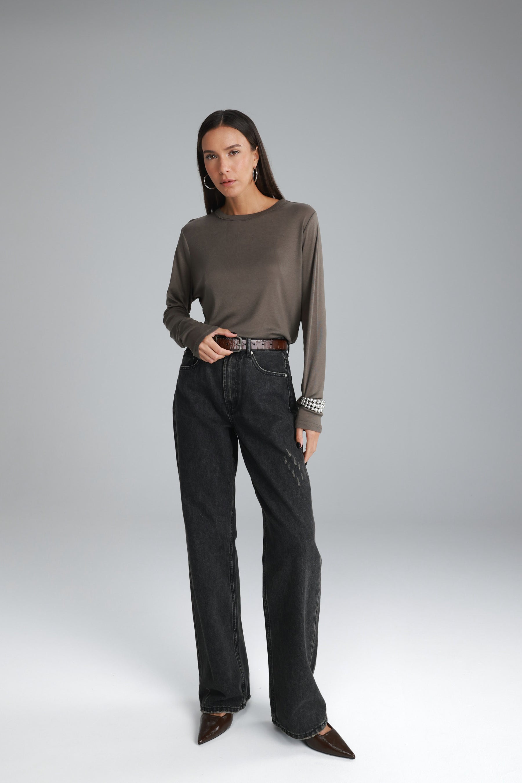 חולצת ניקי אפור כהה