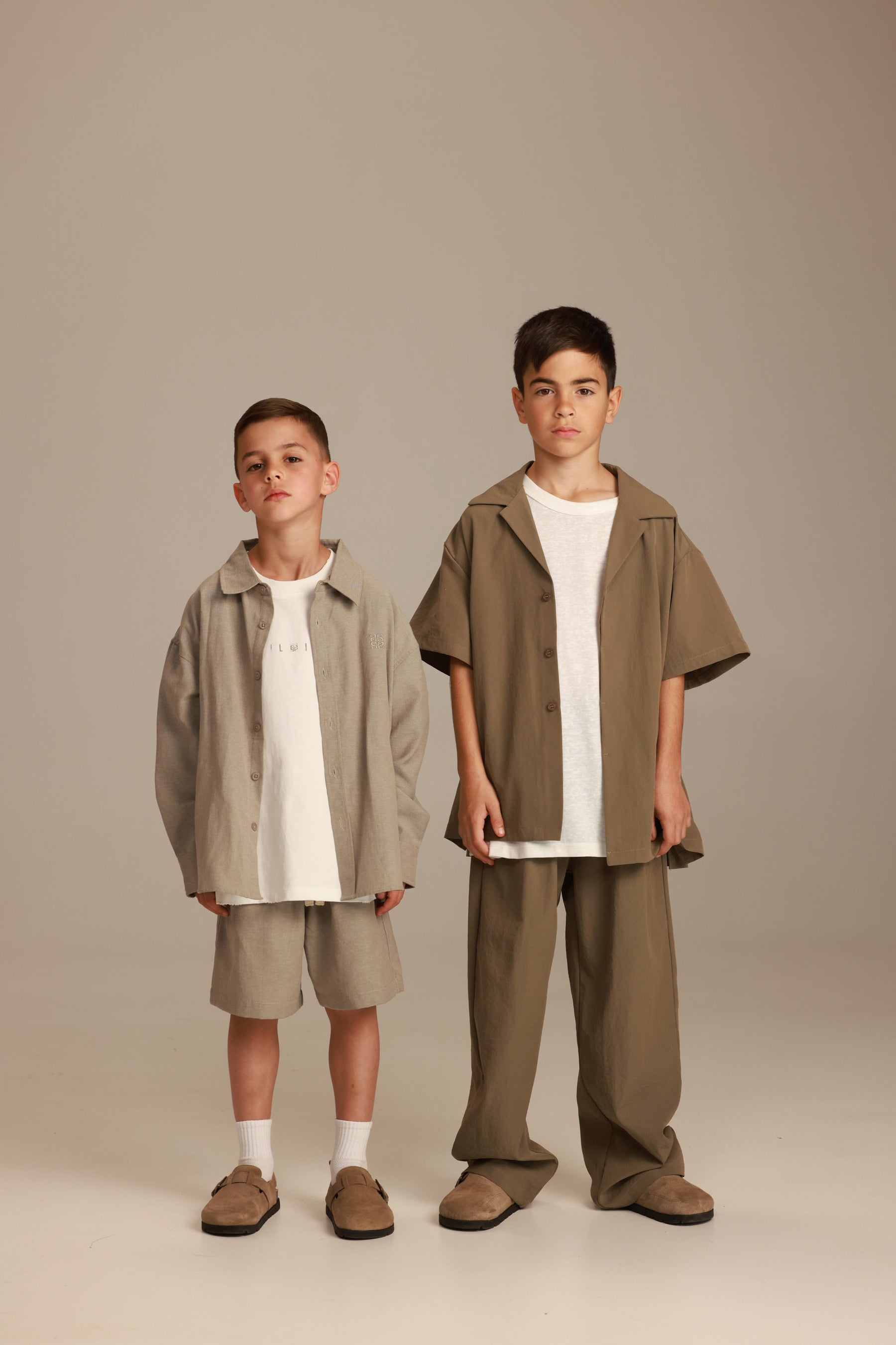 חליפת ג'וזי חאקי