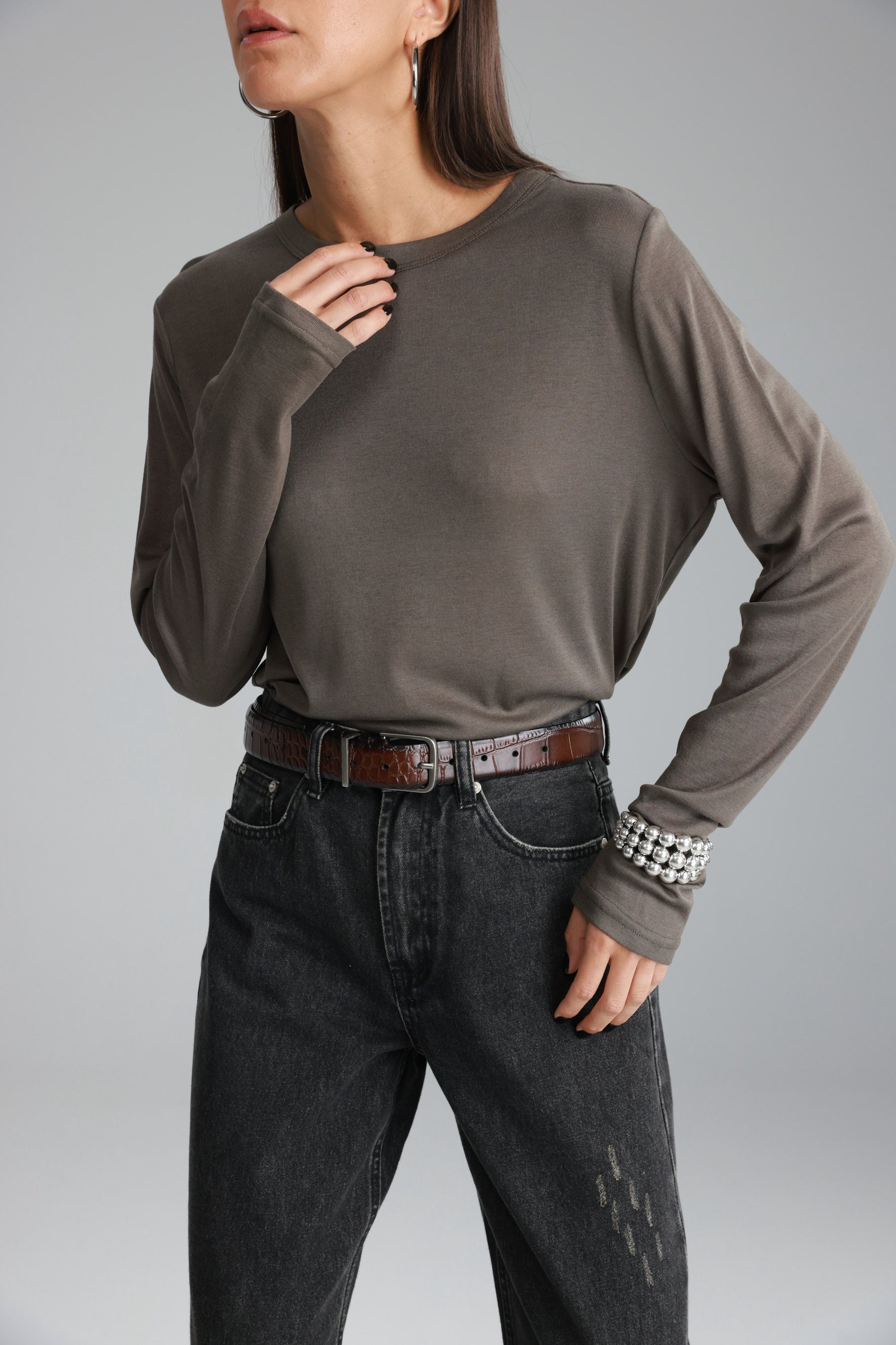 חולצת ניקי אפור כהה