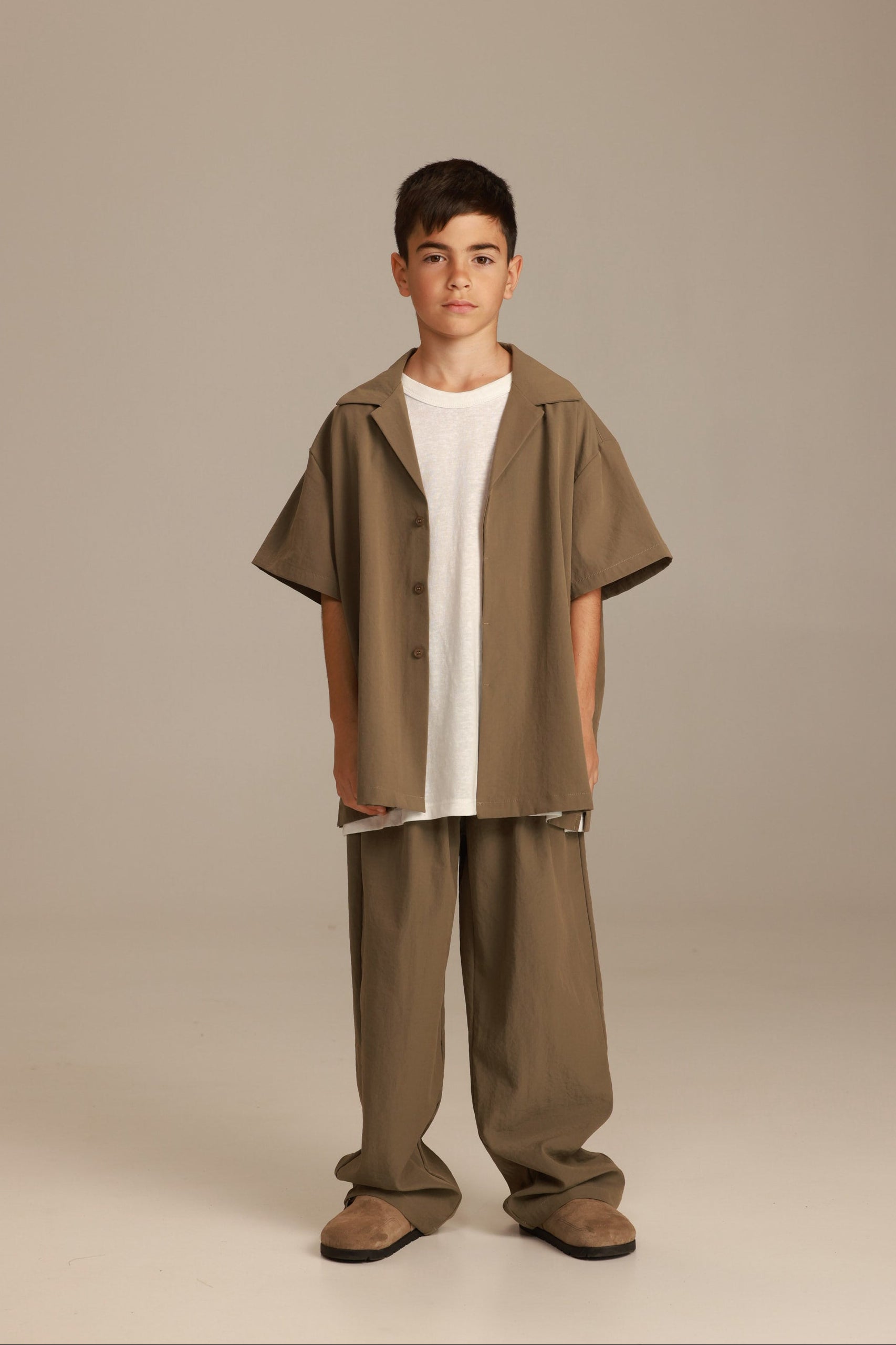 חליפת ג'וזי חאקי