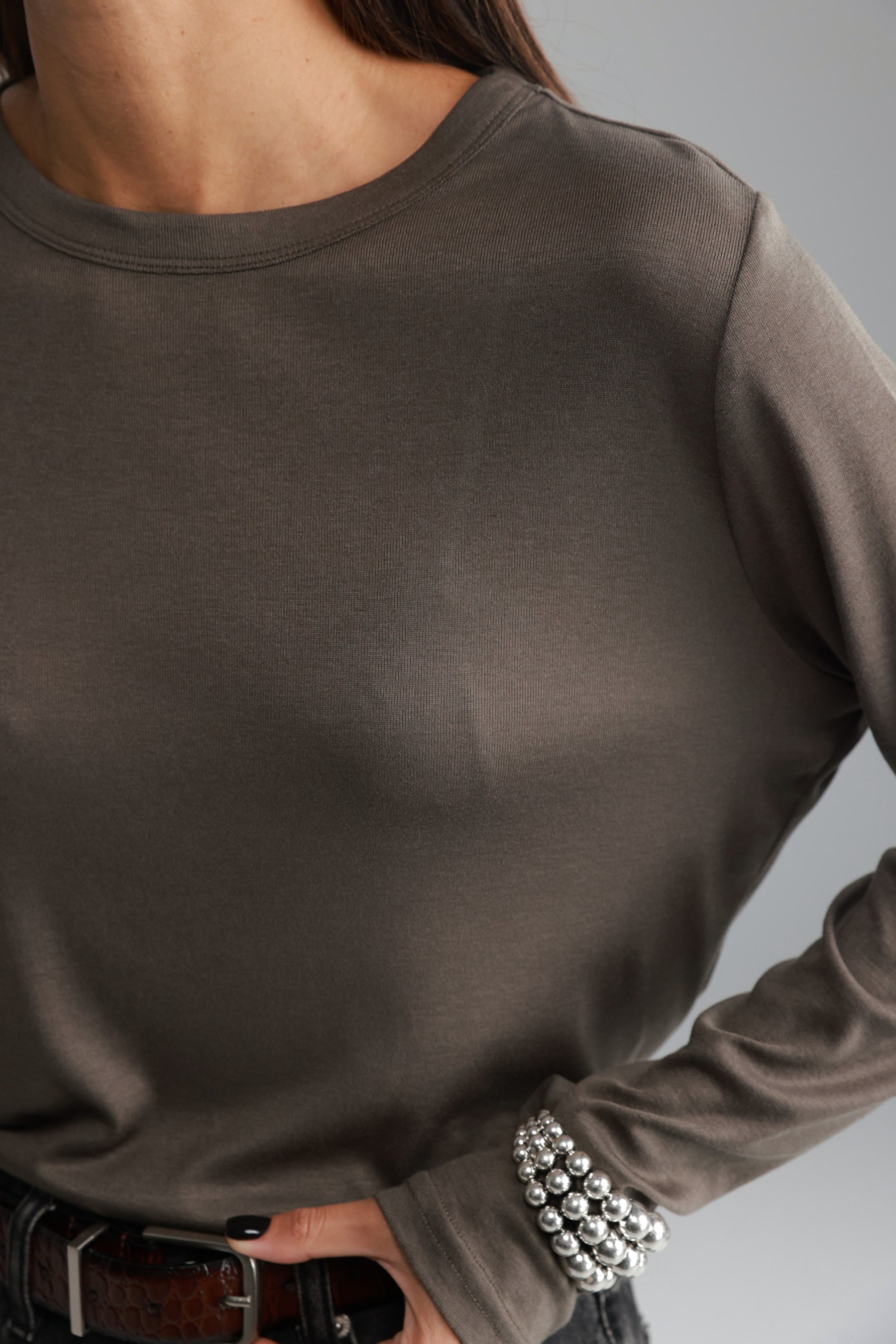 חולצת ניקי אפור כהה