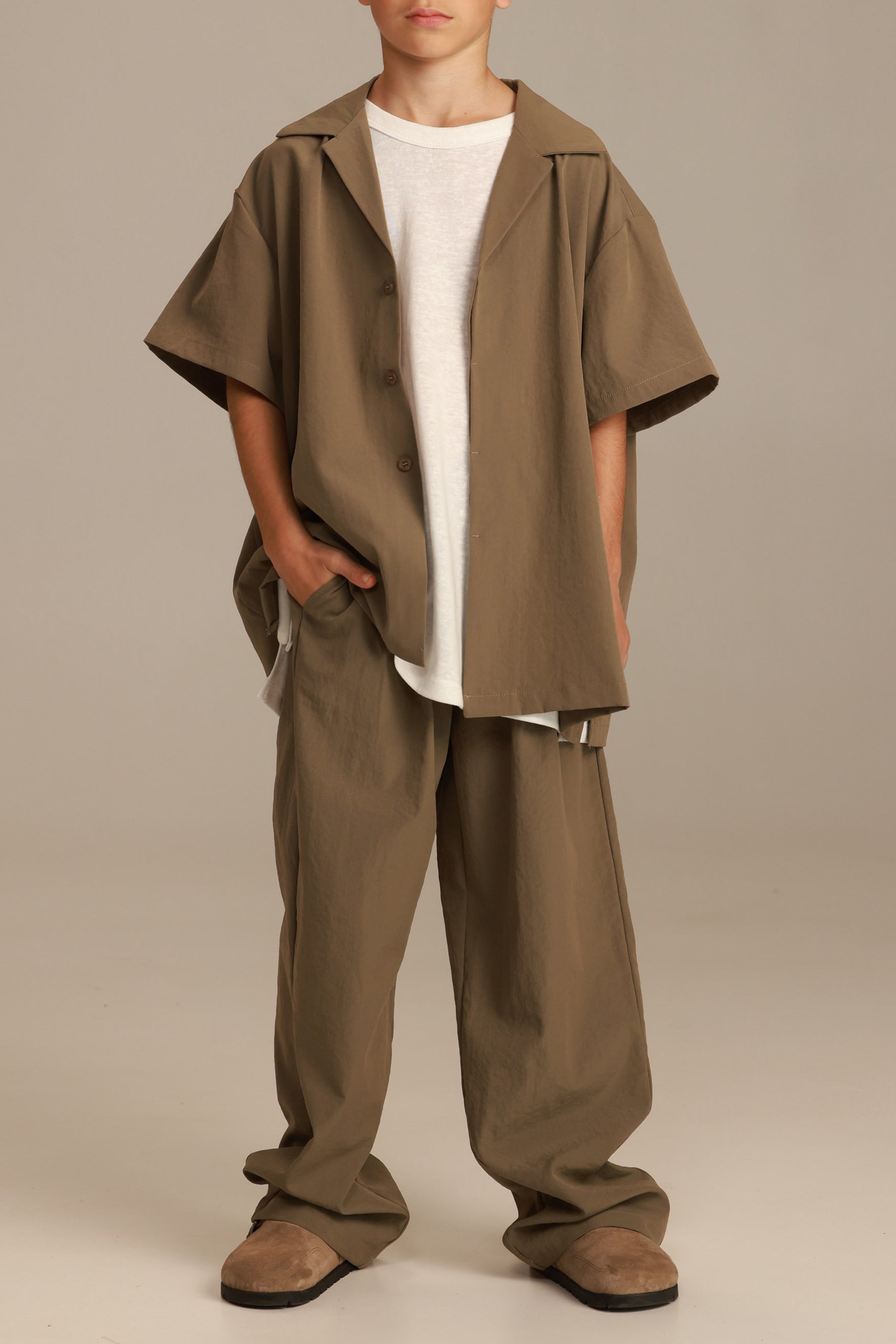 חליפת ג'וזי חאקי